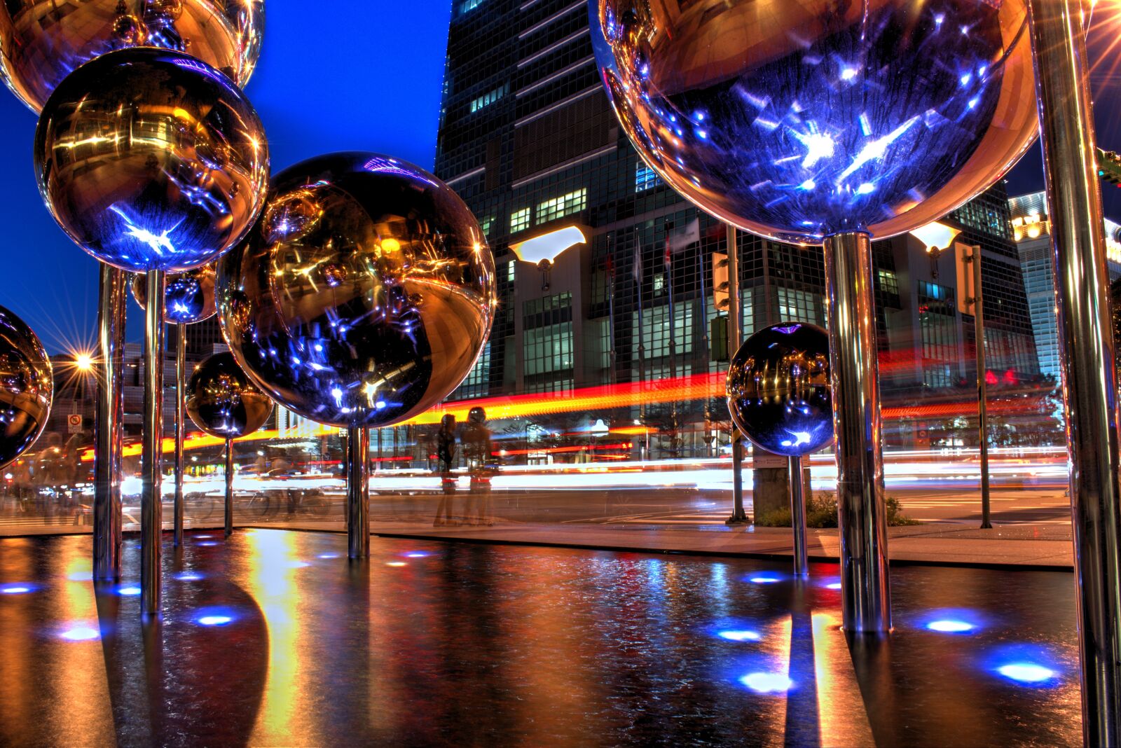 Nikon D5500 sample photo. Nightlife, illuminated, reflection photography