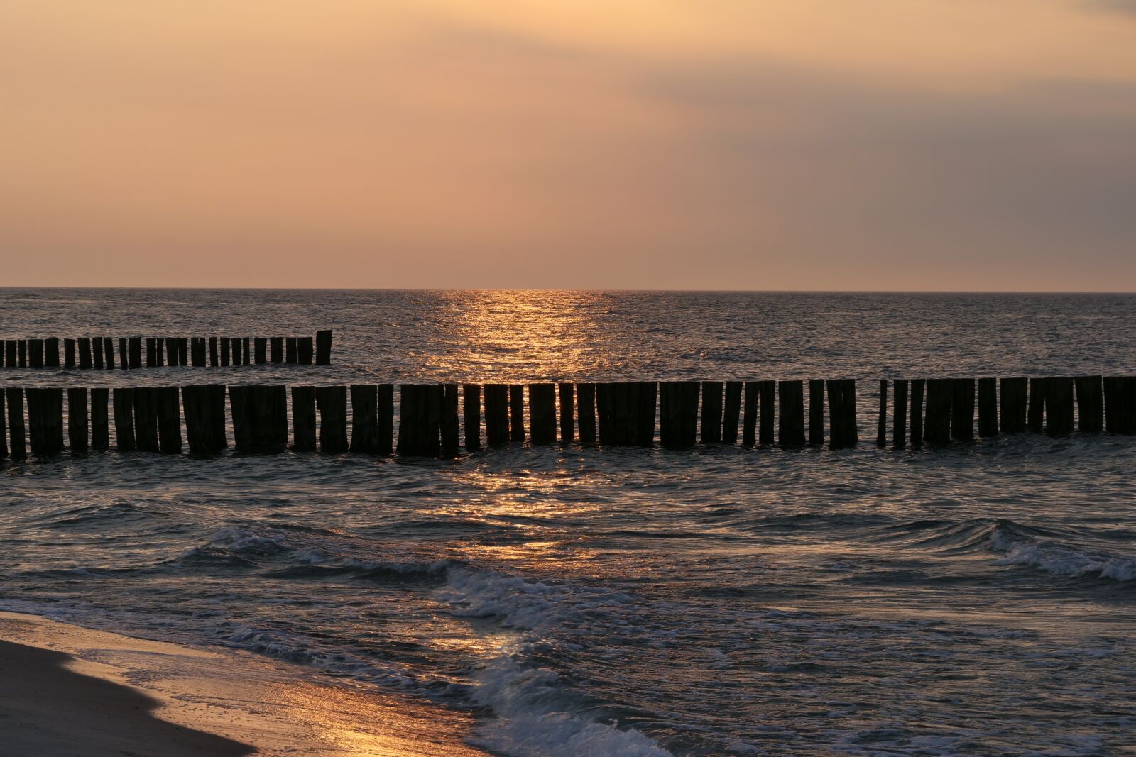 Panasonic Lumix DC-G9 sample photo. Sea, waters, beach photography