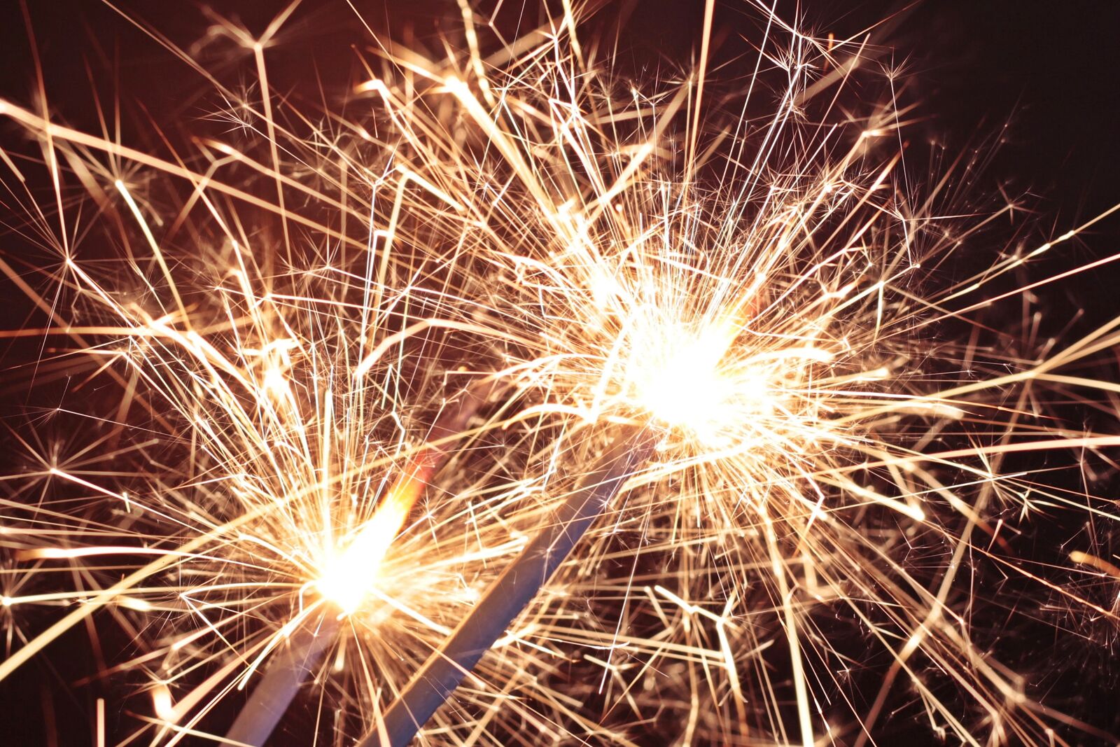 Canon EOS 100D (EOS Rebel SL1 / EOS Kiss X7) sample photo. Sparkler, star fire, spr photography
