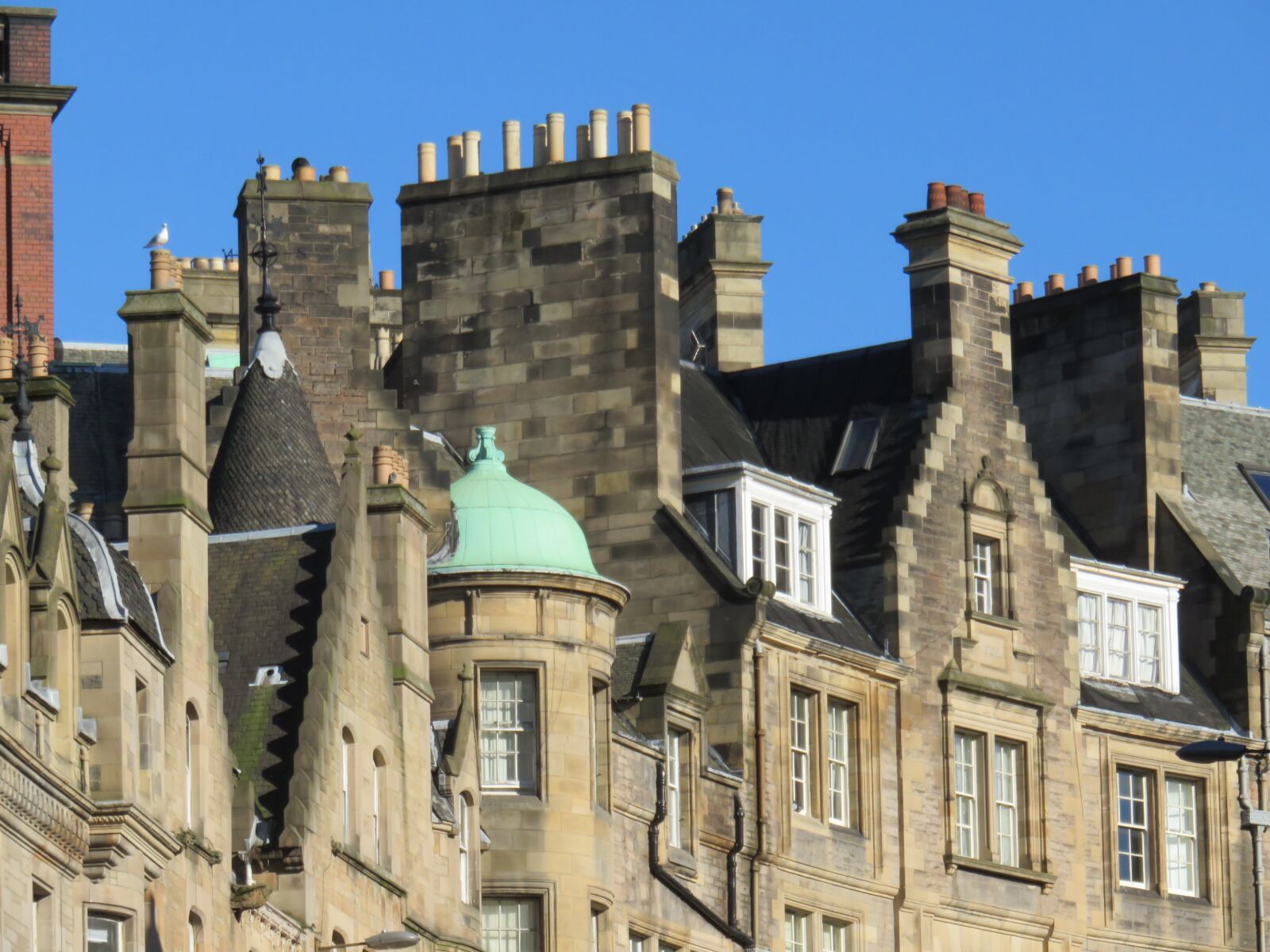 Canon PowerShot SX700 HS sample photo. Edinburgh, cockburn street, city photography