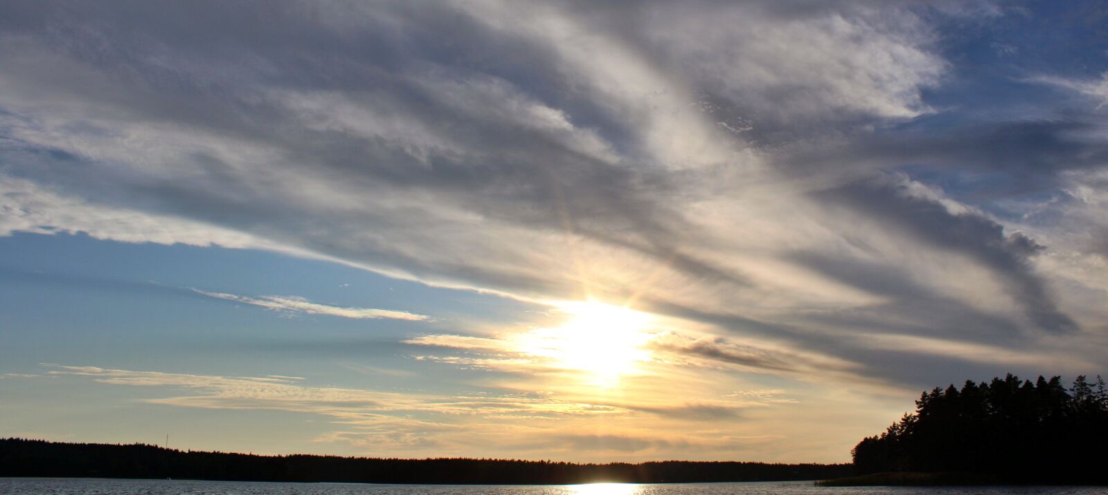 Canon EOS 1200D (EOS Rebel T5 / EOS Kiss X70 / EOS Hi) sample photo. Sweden, sunset, mood photography