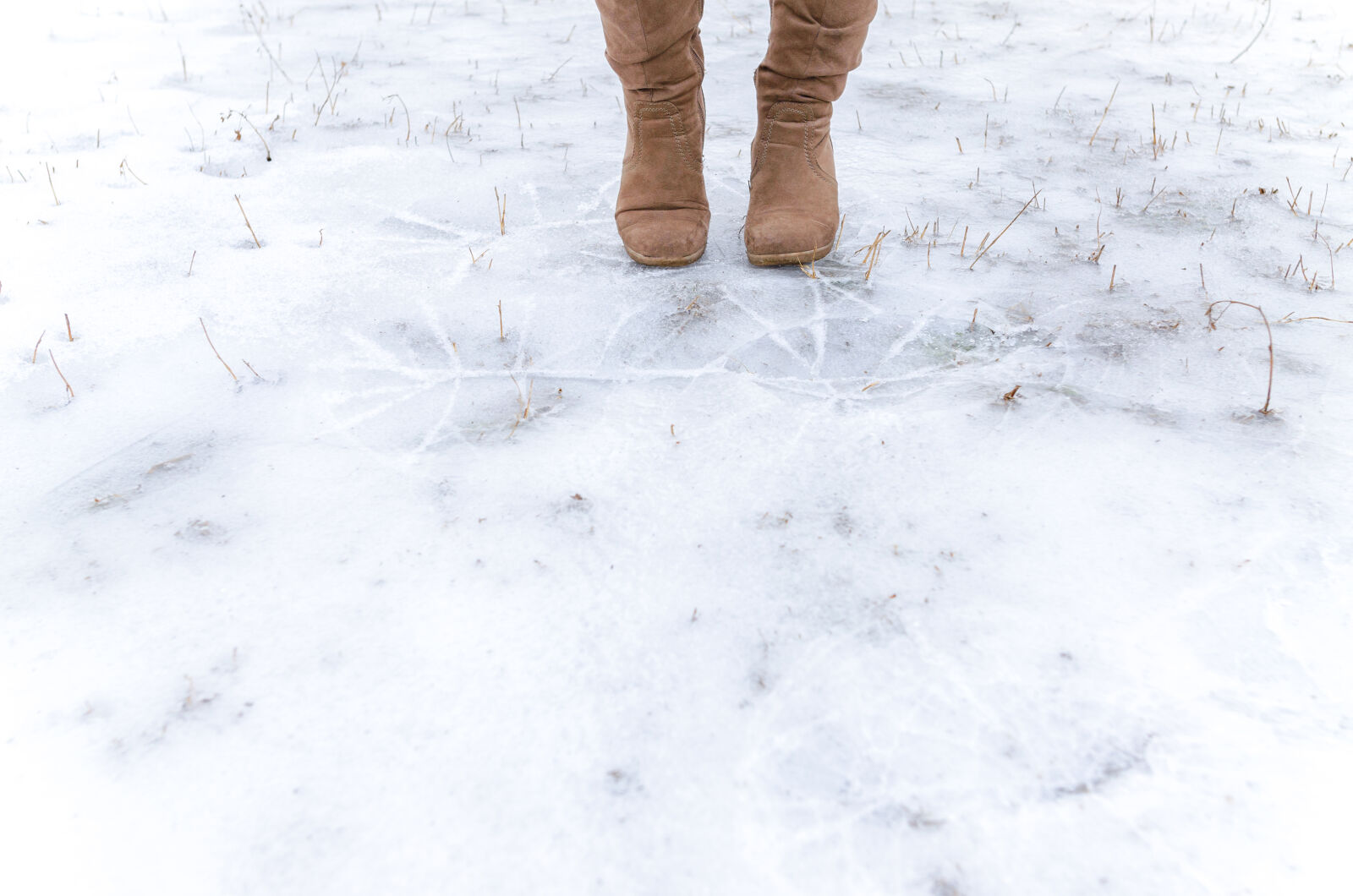 Nikon D5100 sample photo. Activity, background, blue, boot photography