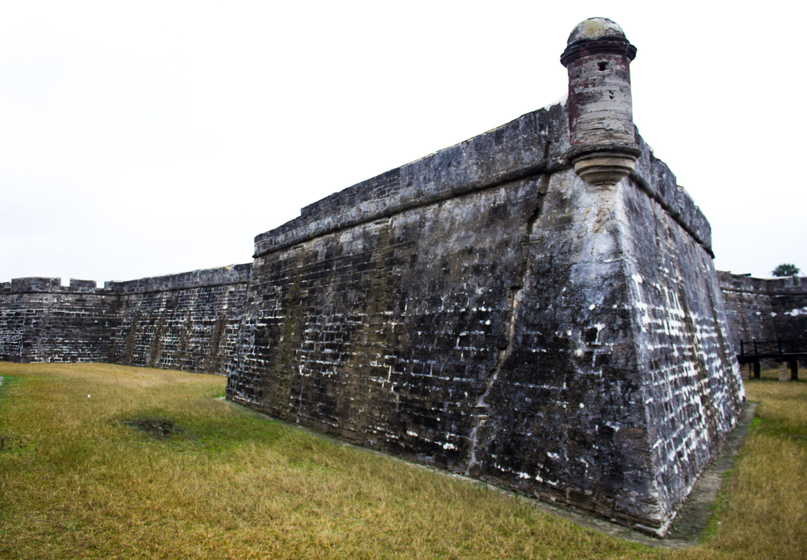 Canon EOS 1200D (EOS Rebel T5 / EOS Kiss X70 / EOS Hi) sample photo. Building, canon, castle, florida photography