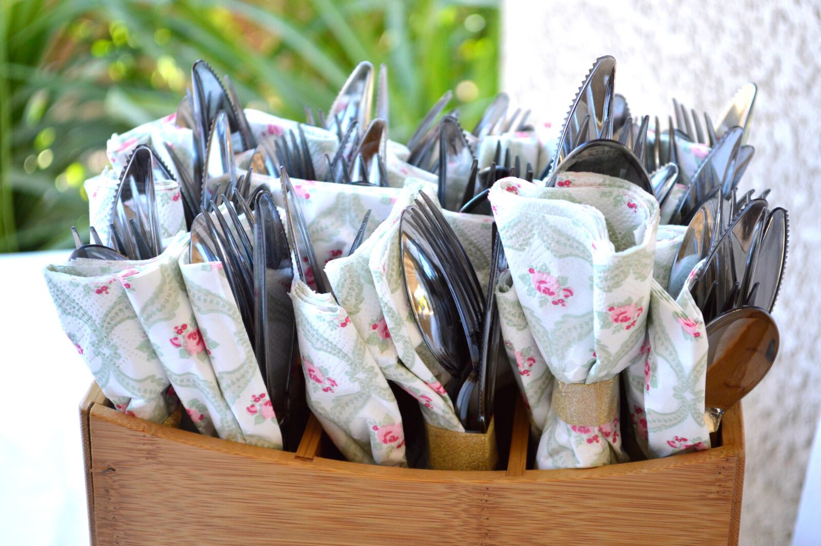 Nikon D3200 sample photo. Flatware, napkins, cutlery photography