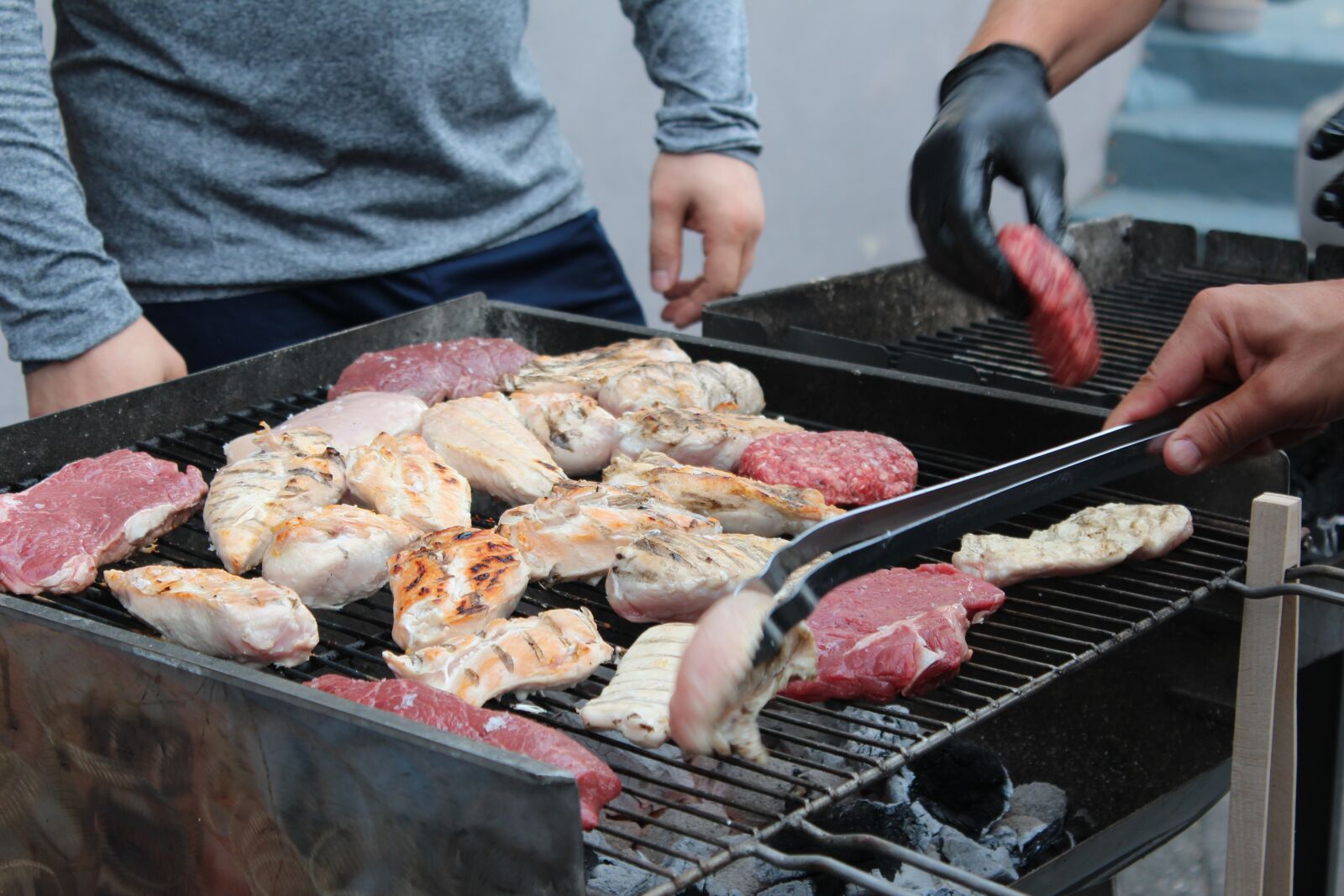 Canon EOS 600D (Rebel EOS T3i / EOS Kiss X5) sample photo. Barbecue, grilled meats, grill photography