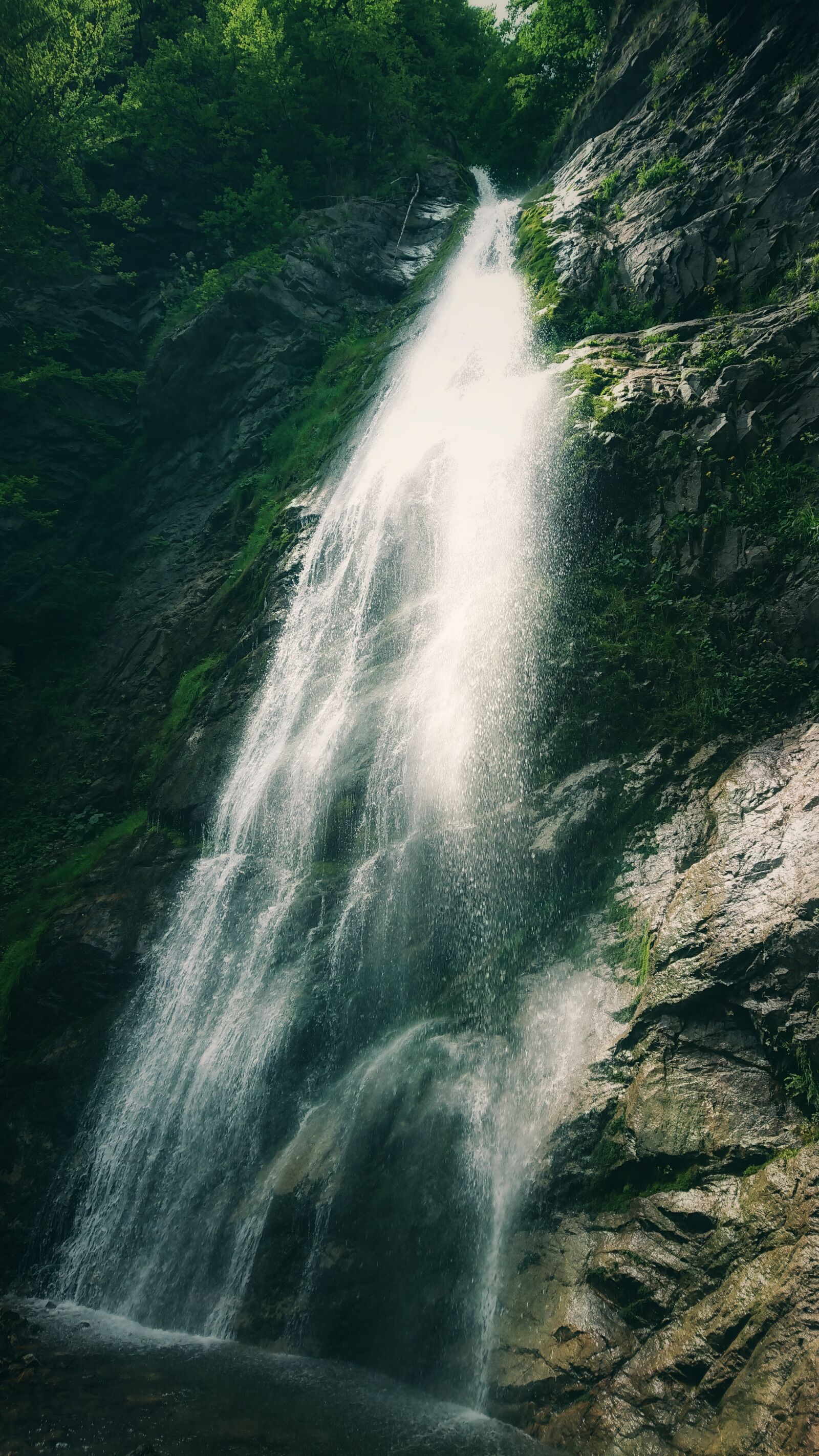 Sony Xperia XZ Premium sample photo. Waterfall, water, river photography