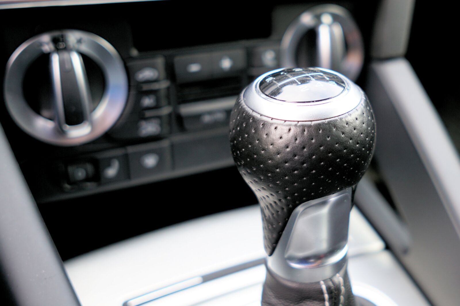 Sony a6000 + Sigma 19mm F2.8 EX DN sample photo. Audi, gear lever, gears photography