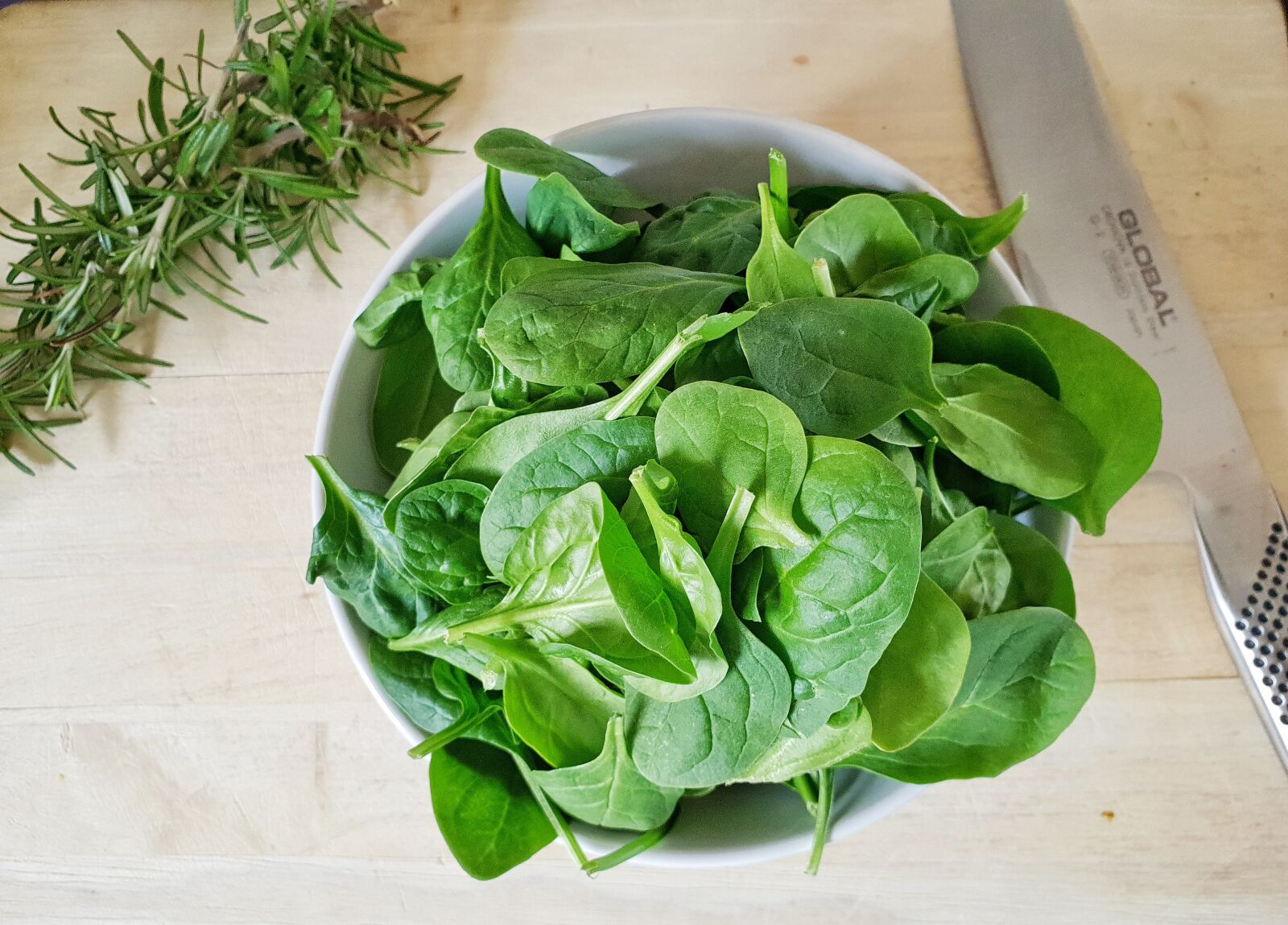 Samsung Galaxy S9+ sample photo. Spinach, herbs, rosemary photography