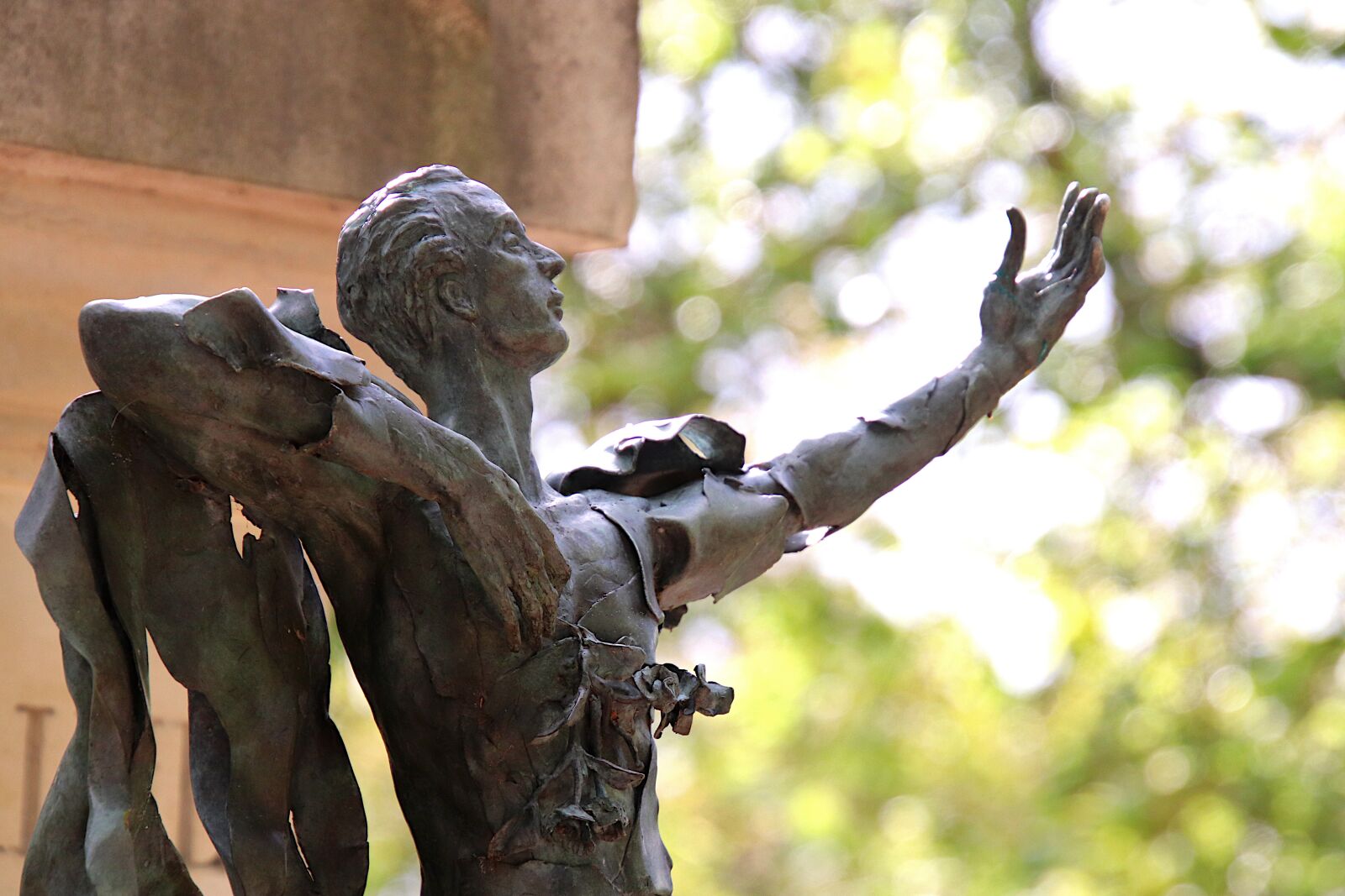 Canon EOS 800D (EOS Rebel T7i / EOS Kiss X9i) sample photo. Statue, sculpture, bronze photography