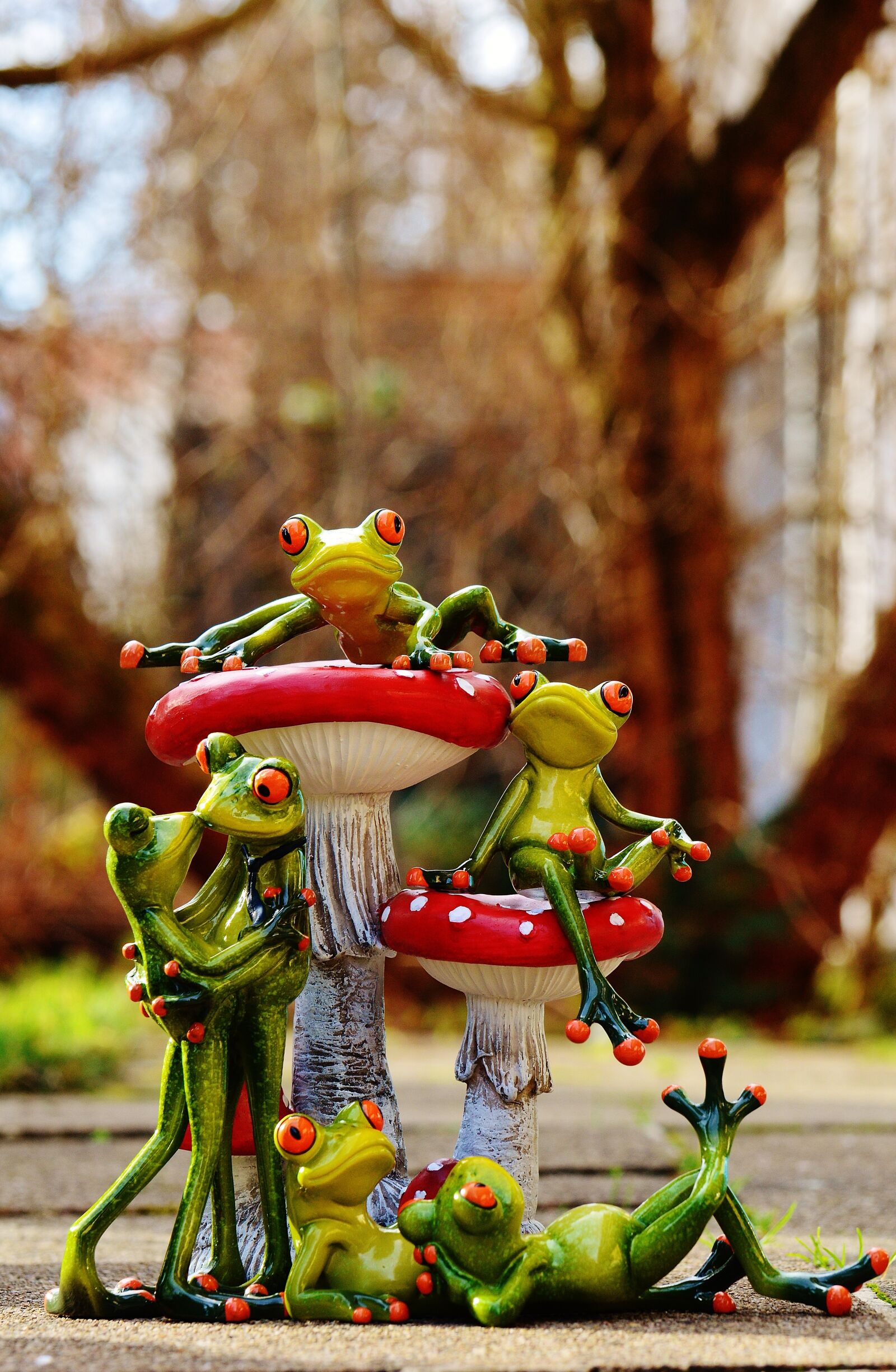 Nikon D3200 sample photo. Frogs, mushrooms, figures photography