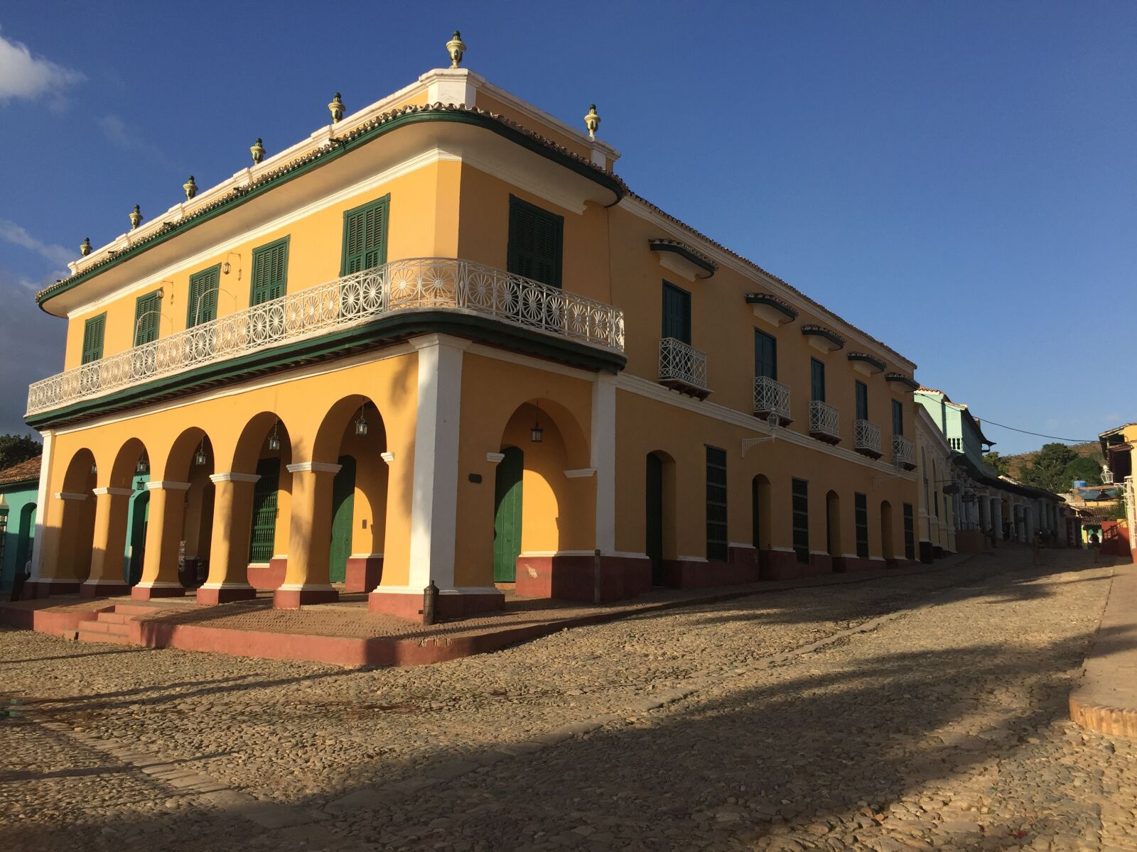 iPhone 6 Plus back camera 4.15mm f/2.2 sample photo. Old colonial house, cuba photography