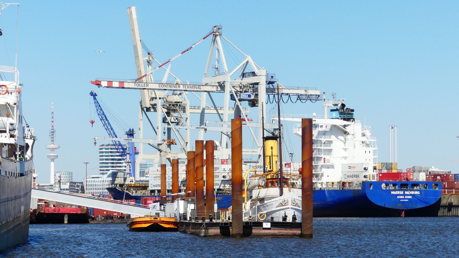 Panasonic Lumix DMC-FZ300 sample photo. Port, hamburg, cranes photography