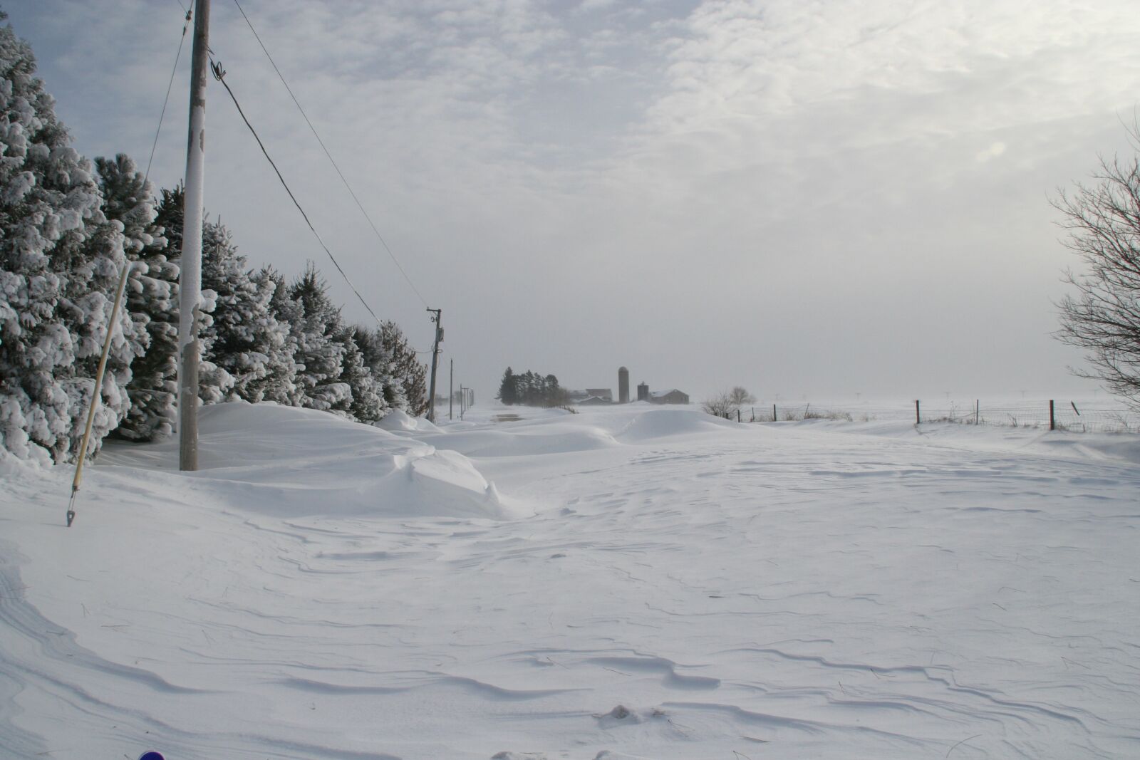 Canon EOS 350D (EOS Digital Rebel XT / EOS Kiss Digital N) sample photo. Snow, road, farm road photography