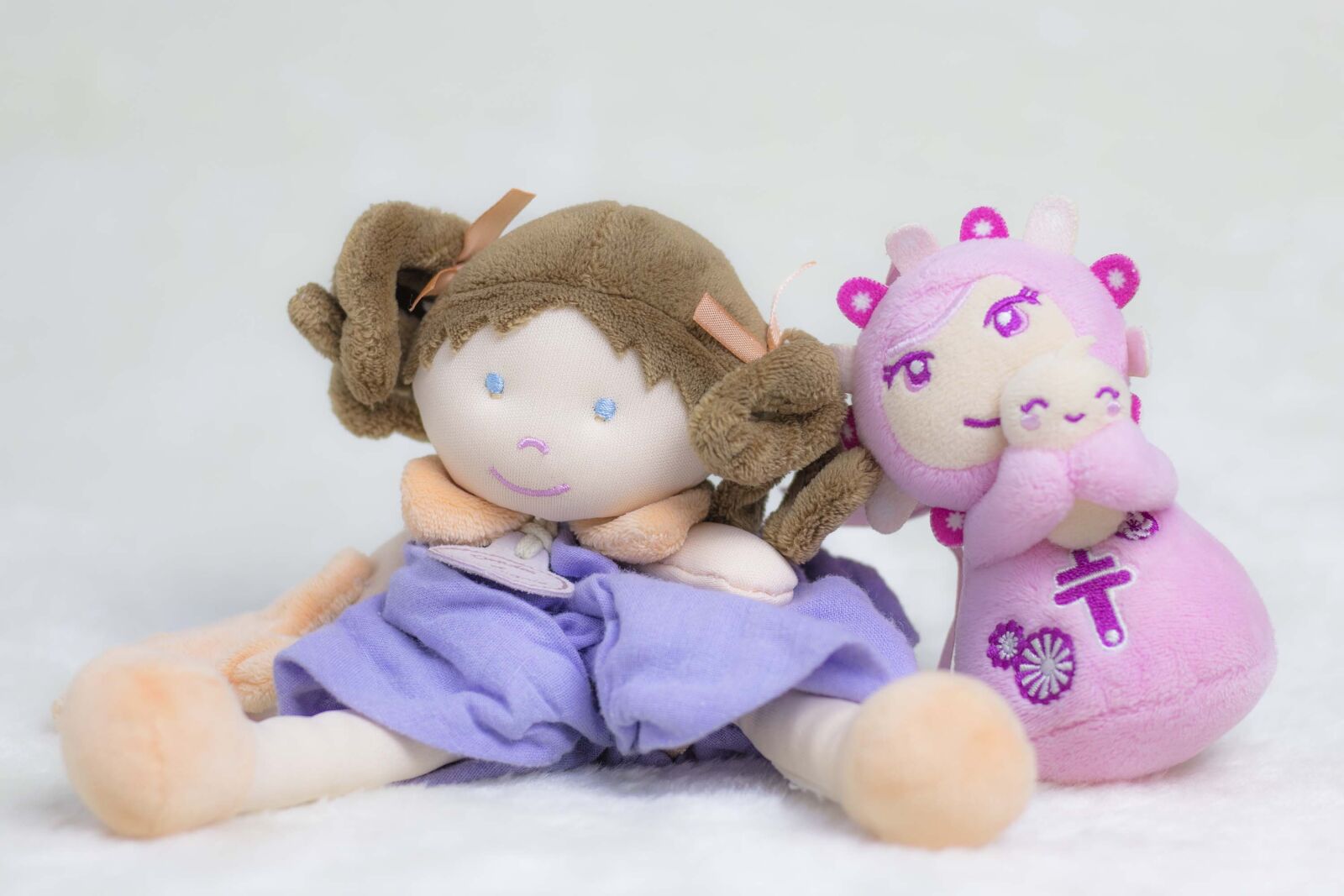 Canon EF 50mm F1.8 STM sample photo. Wrist, teddy, baby photography