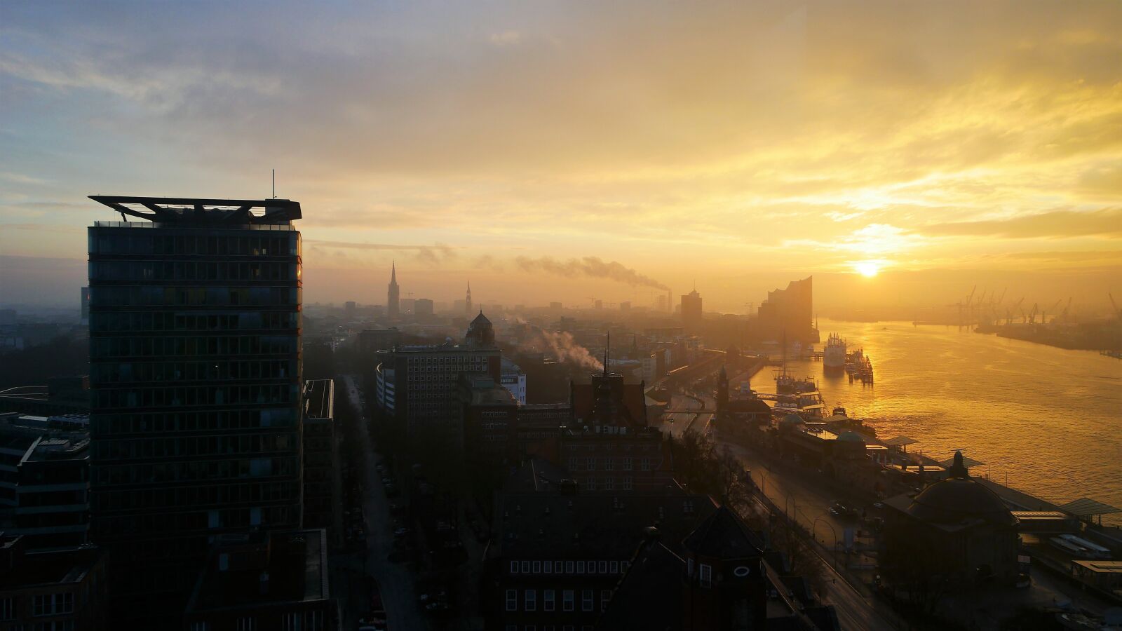 Panasonic DMC-G70 sample photo. Sunrise, hamburg, port photography