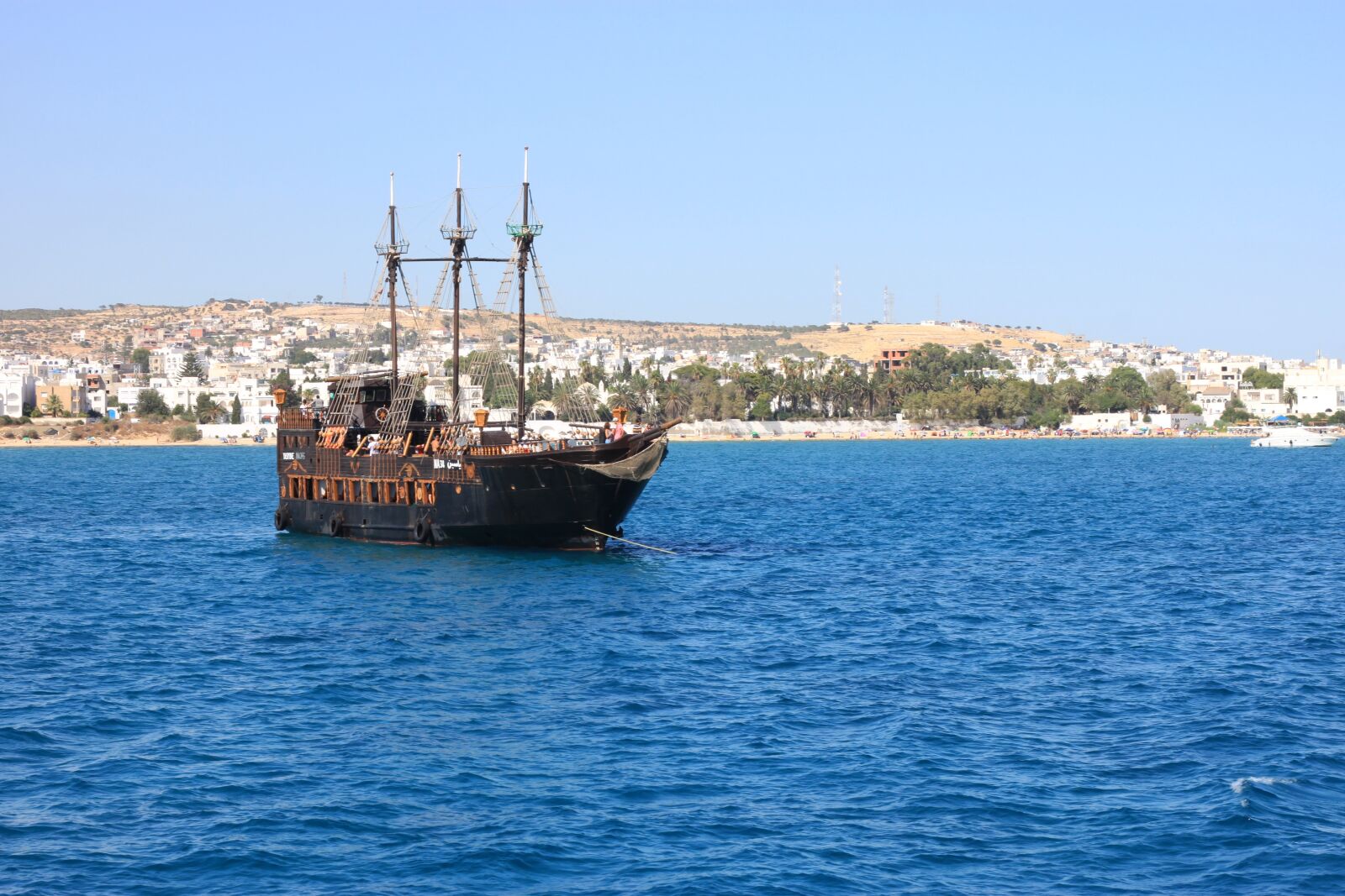 Canon EOS 500D (EOS Rebel T1i / EOS Kiss X3) sample photo. Tunisia, sea, boat photography