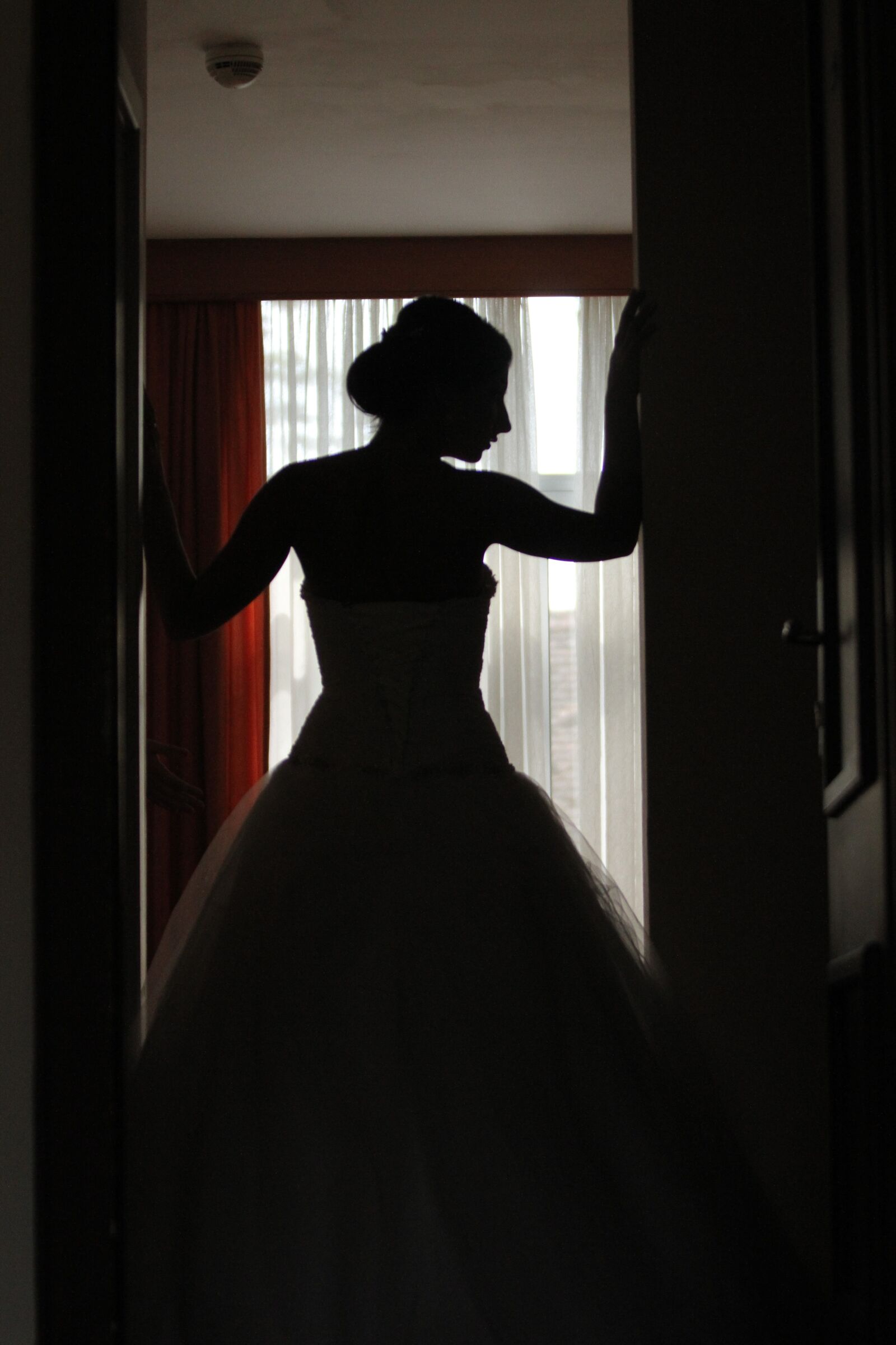 Canon EF 70-200mm F2.8L IS USM sample photo. Bride, silhouette, wedding, wedding photography