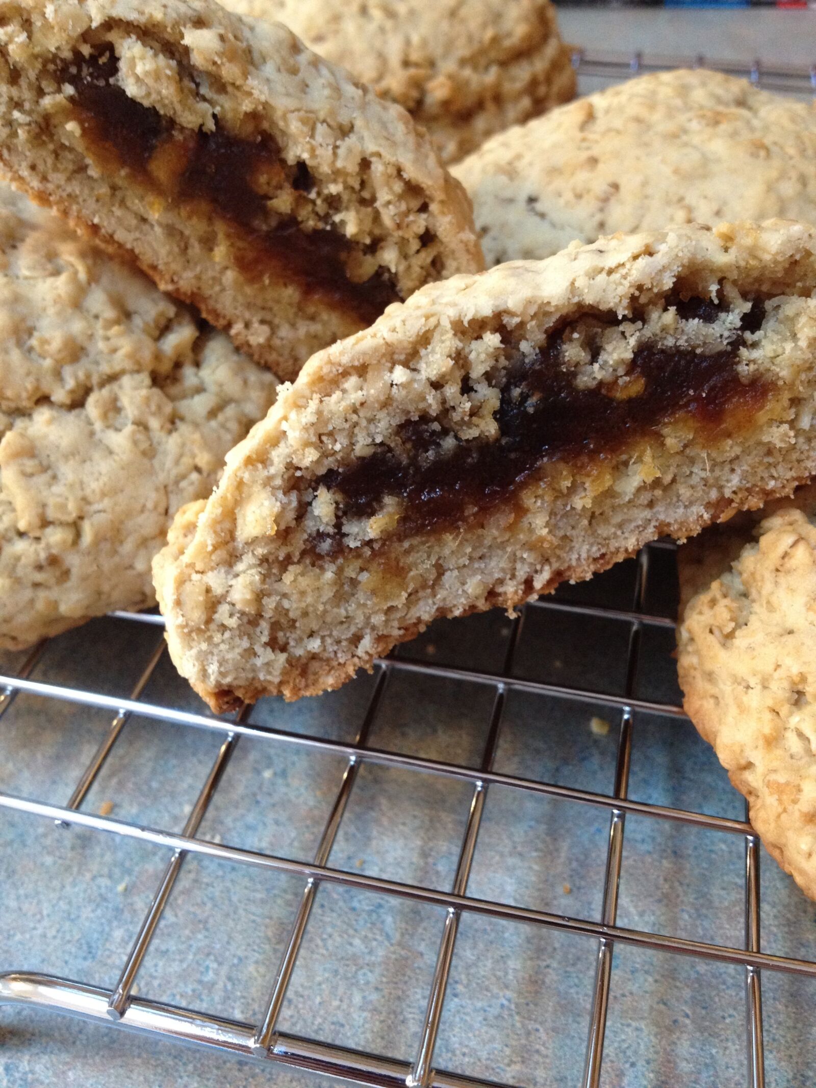iPhone 4S back camera 4.28mm f/2.4 sample photo. Cookies, vegan, date photography