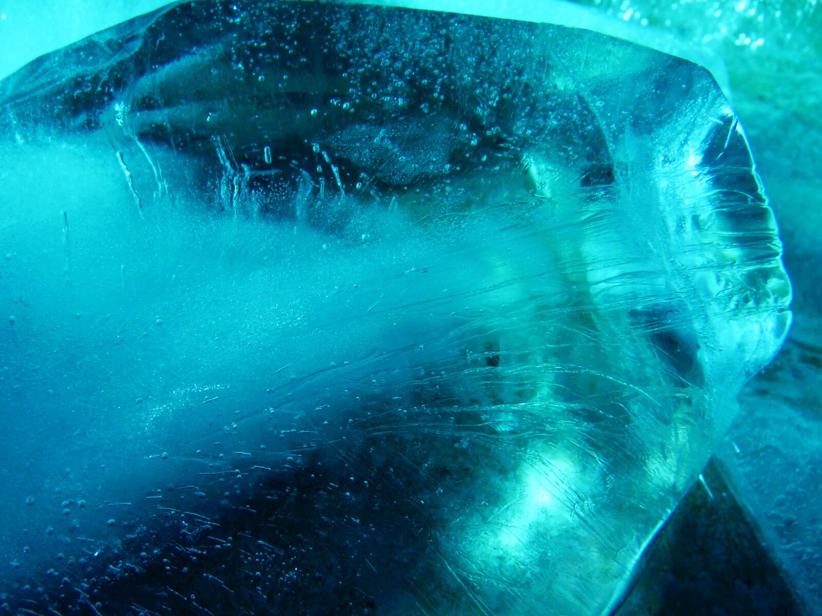 Panasonic Lumix DMC-FZ28 sample photo. Ice, blue, turquoise photography