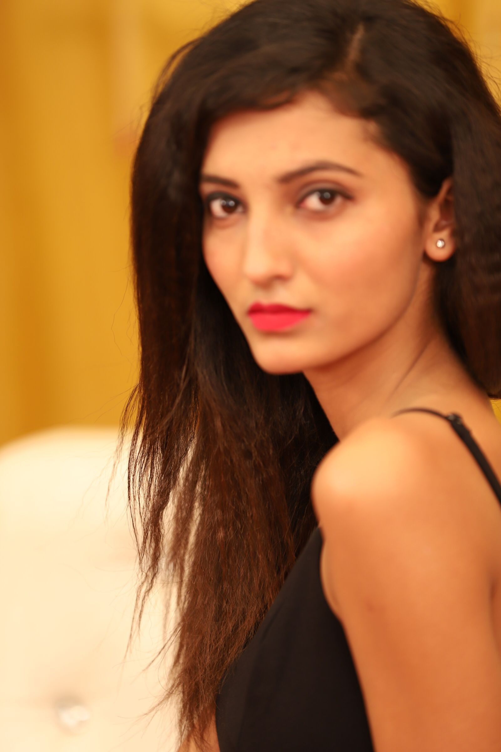 Canon EOS 6D Mark II sample photo. Hot girl, face, eyes photography