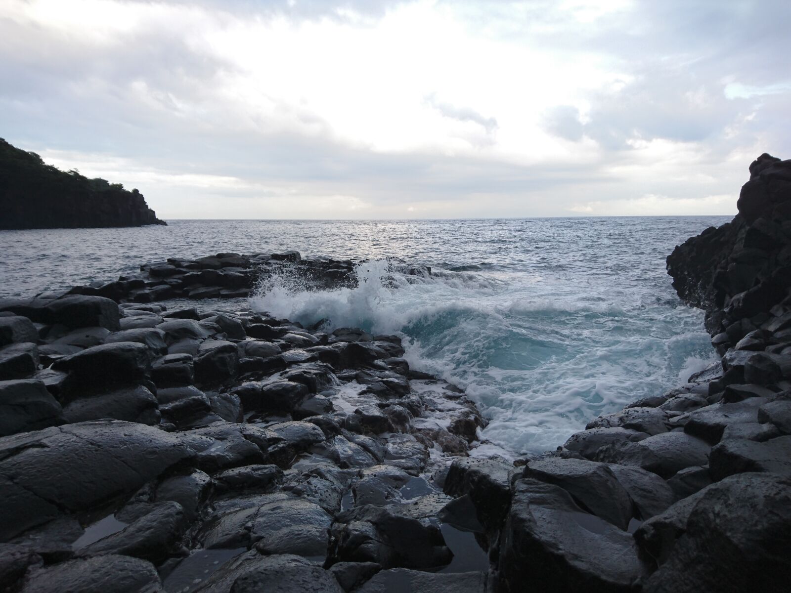 Sony Xperia Z5 sample photo. Sea, wave, iso photography