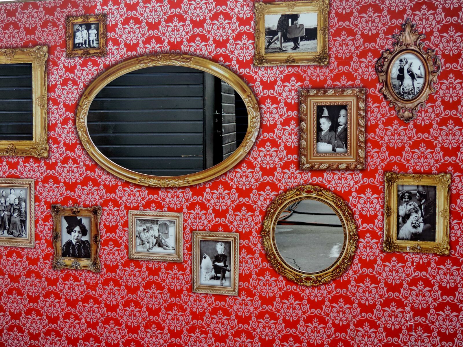 Nikon Coolpix P520 sample photo. Frame, framework, mirror, photograph photography