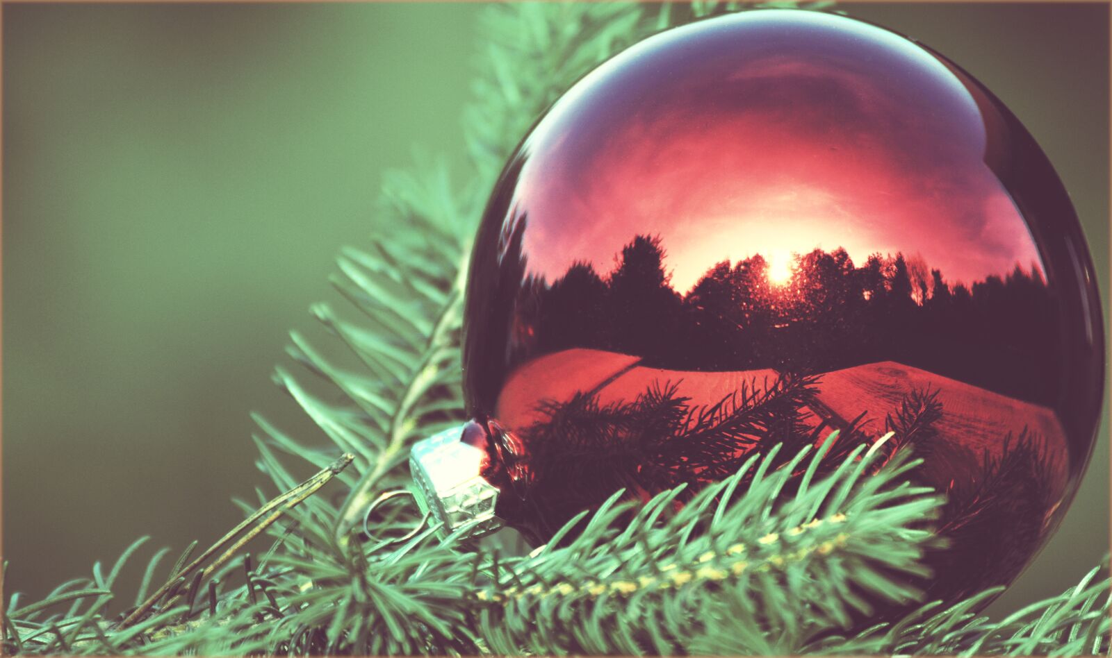 Nikon D3200 sample photo. Holidays, bauble, vintage photography