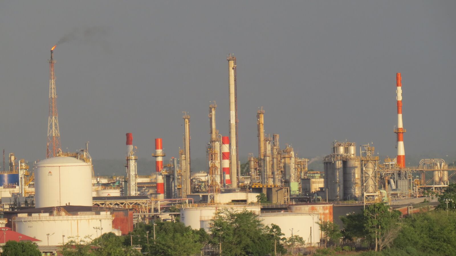 Canon PowerShot SX50 HS sample photo. Refinery, petroleum, oil photography