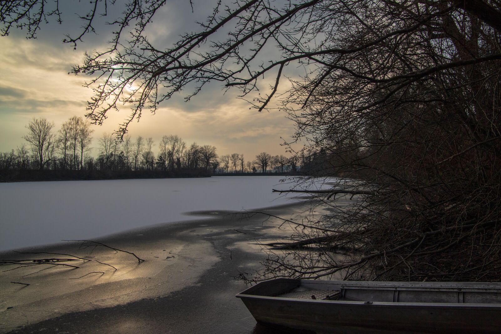 Canon EOS 6D Mark II sample photo. River, gefrohren, winter photography