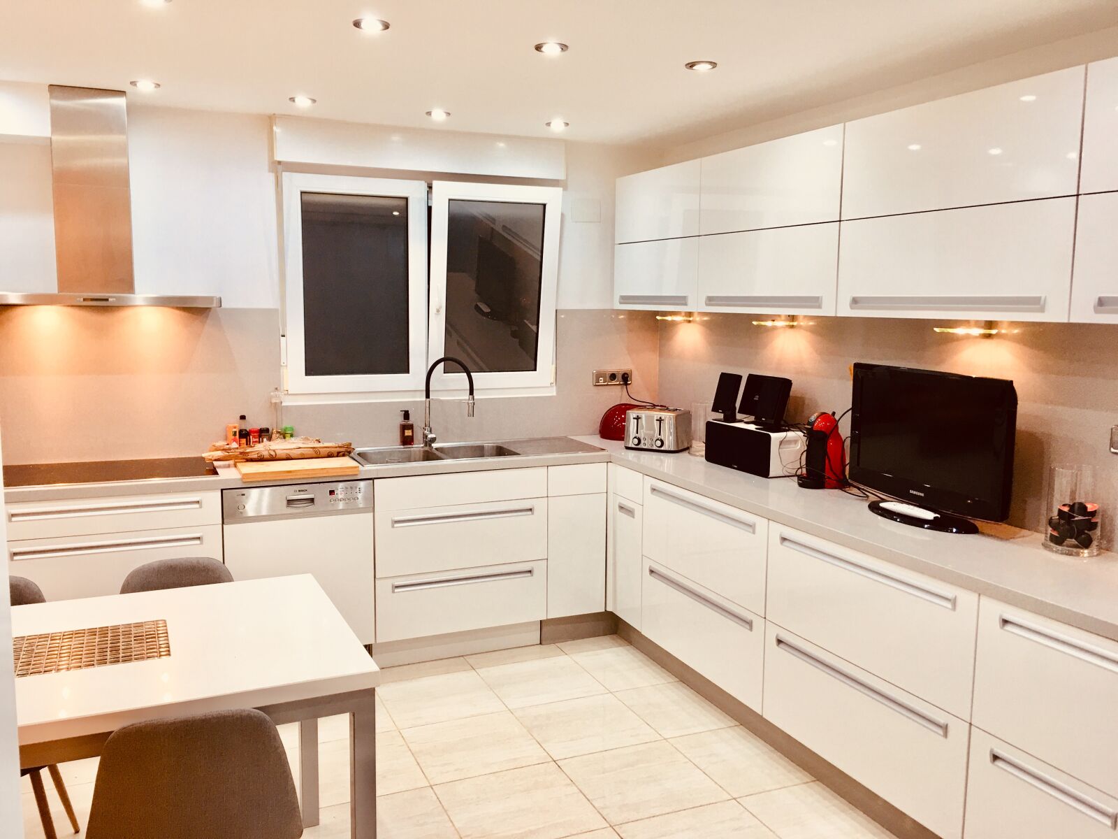 iPhone 6s Plus back camera 4.15mm f/2.2 sample photo. Kitchen, modern, white photography