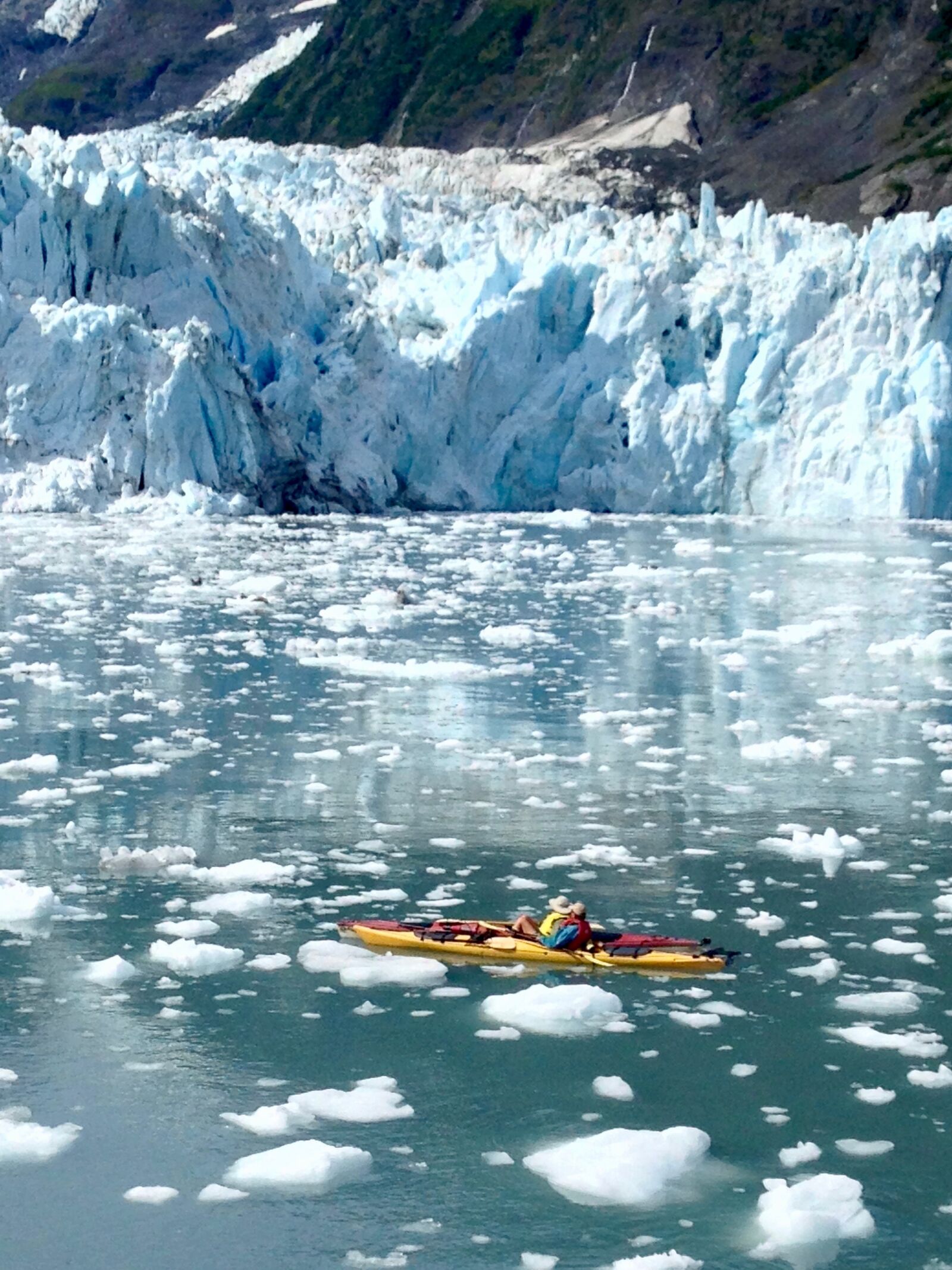 iPhone 5 back camera 4.12mm f/2.4 sample photo. Glacier, kayak, alaska photography