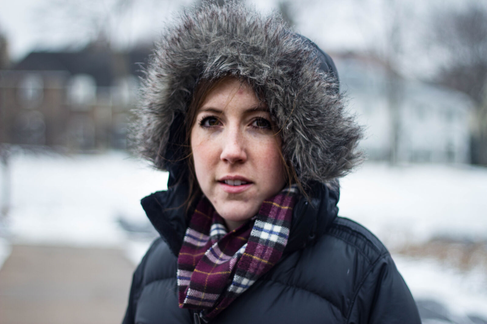 Canon EOS 550D (EOS Rebel T2i / EOS Kiss X4) sample photo. Woman, winter, fur, hood photography