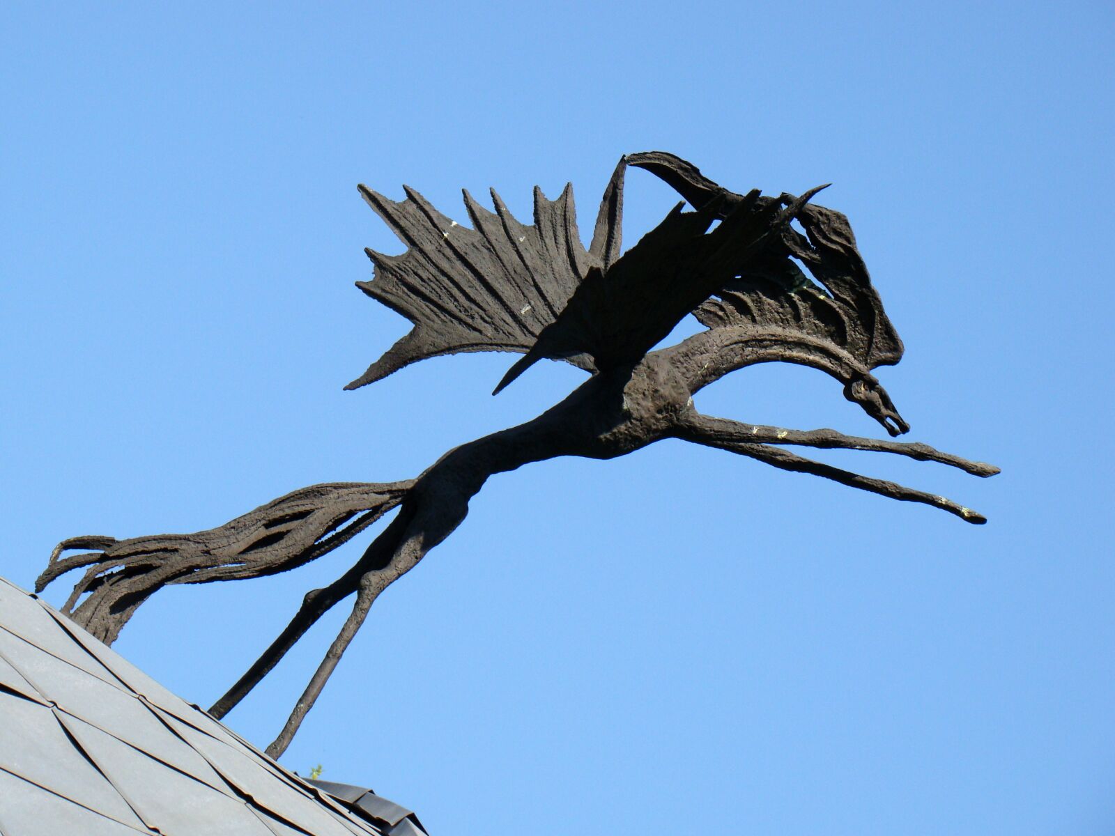 Sony Cyber-shot DSC-H50 sample photo. Sculpture, the horse, metal photography