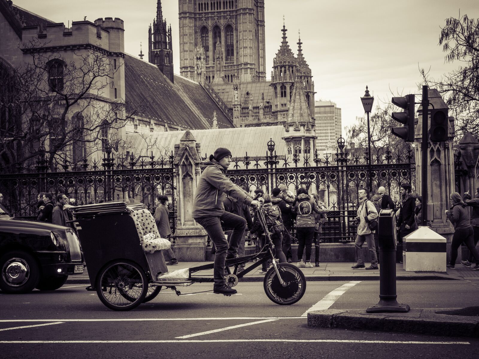 Olympus OM-D E-M5 sample photo. Displacement, bike, risk photography