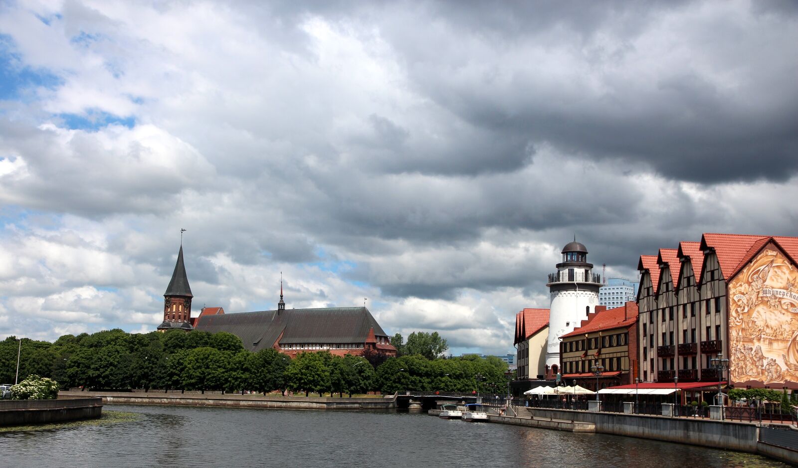 Canon EOS 650D (EOS Rebel T4i / EOS Kiss X6i) sample photo. City, kaliningrad, clouds photography