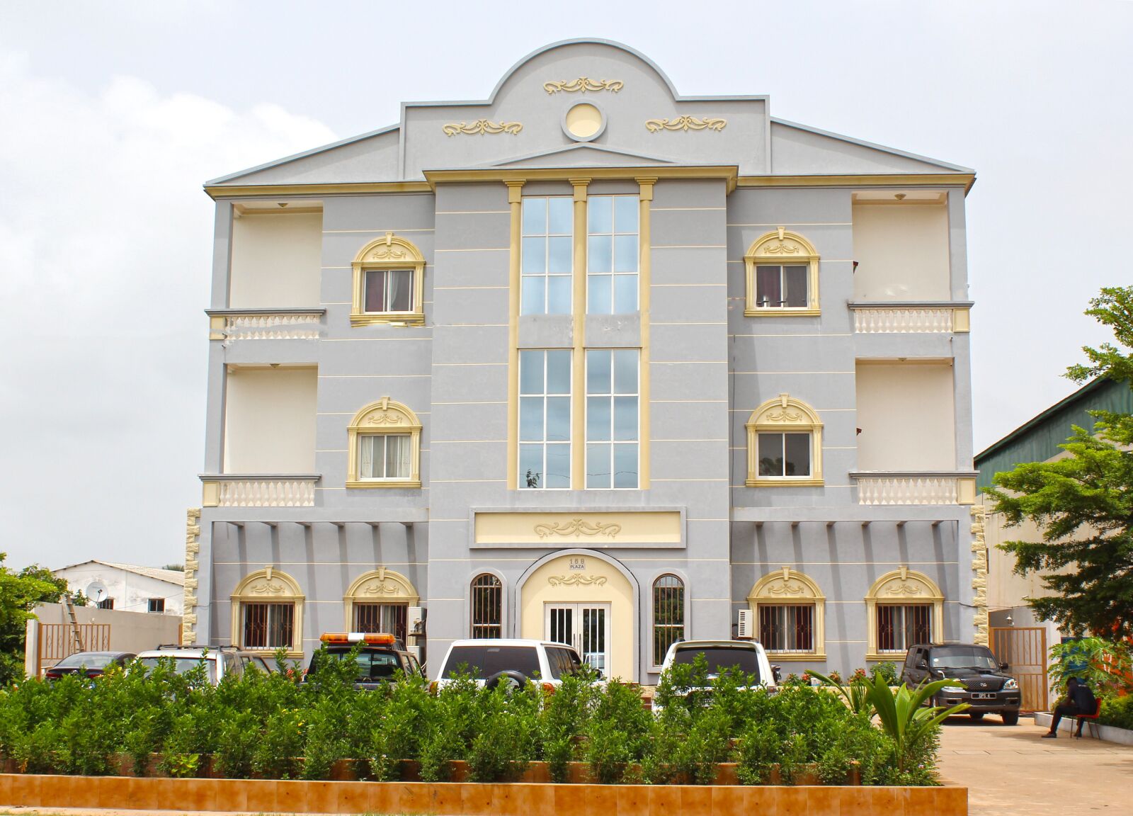 Canon EOS 600D (Rebel EOS T3i / EOS Kiss X5) sample photo. Office building, africa, building photography