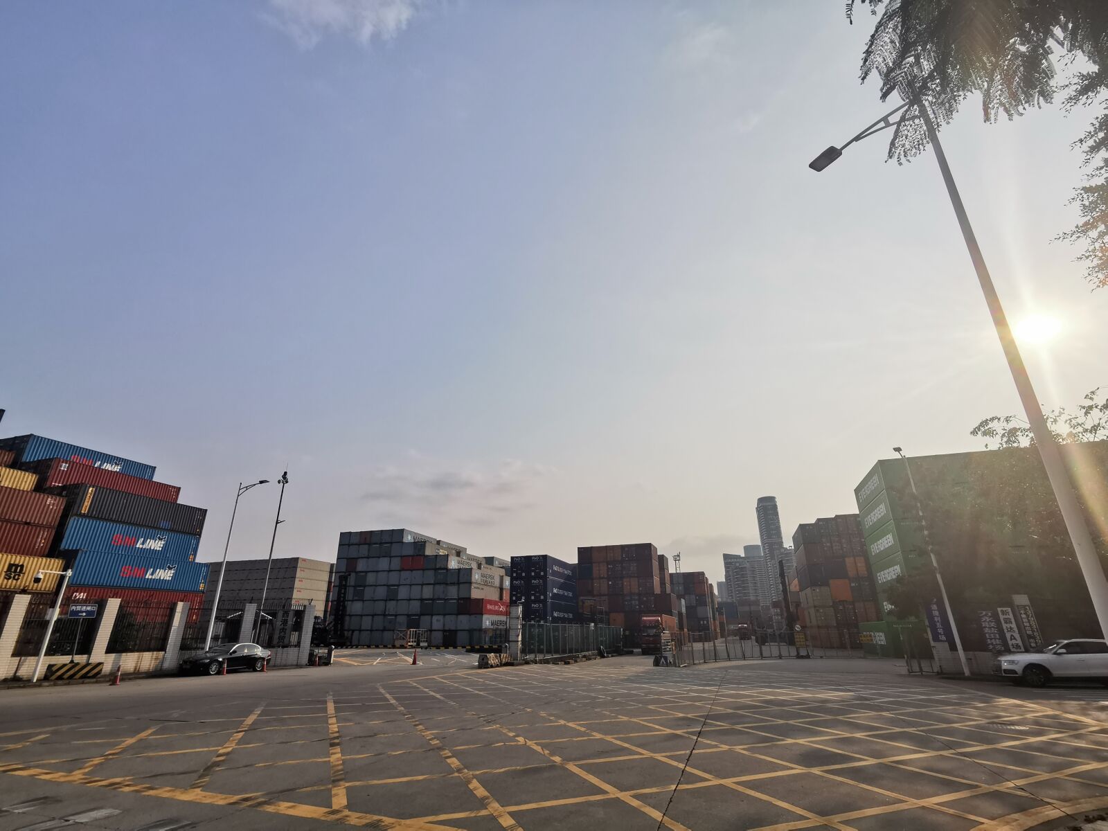 HUAWEI P30 sample photo. Goods, sky, male photography