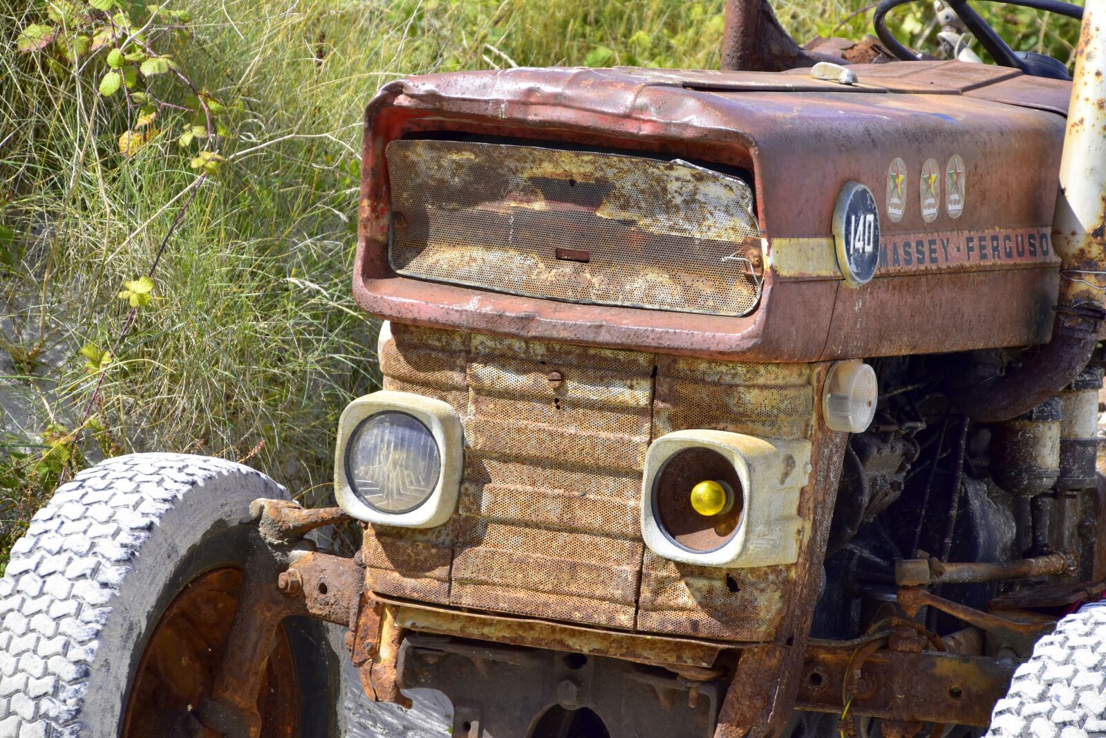 Nikon D5600 sample photo. Tug, tractor, rust photography
