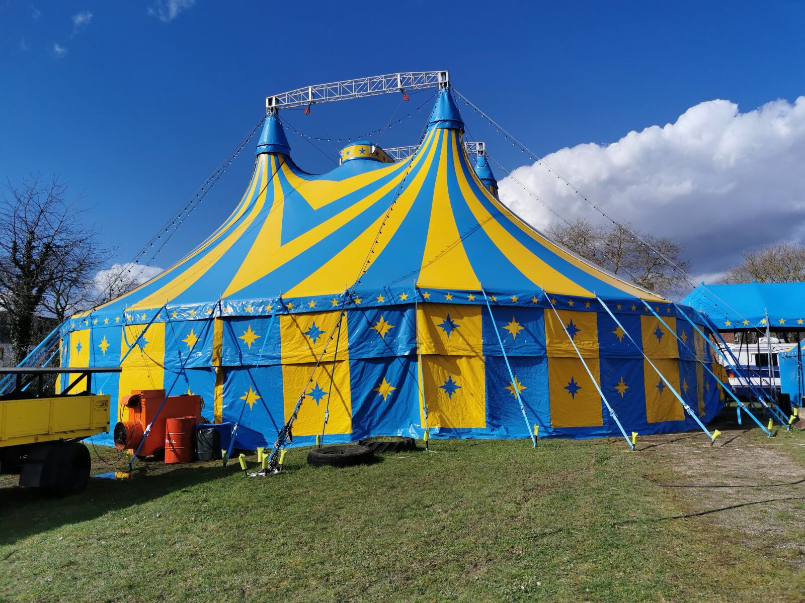 HUAWEI P30 Pro sample photo. Circus tent, circus, tent photography