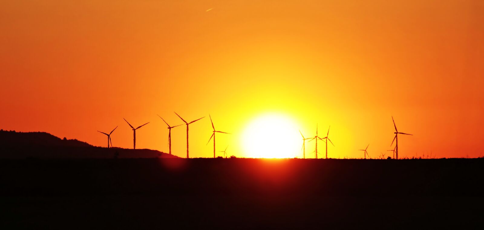 Canon EOS 100D (EOS Rebel SL1 / EOS Kiss X7) sample photo. Sunset, windr der, environmental photography