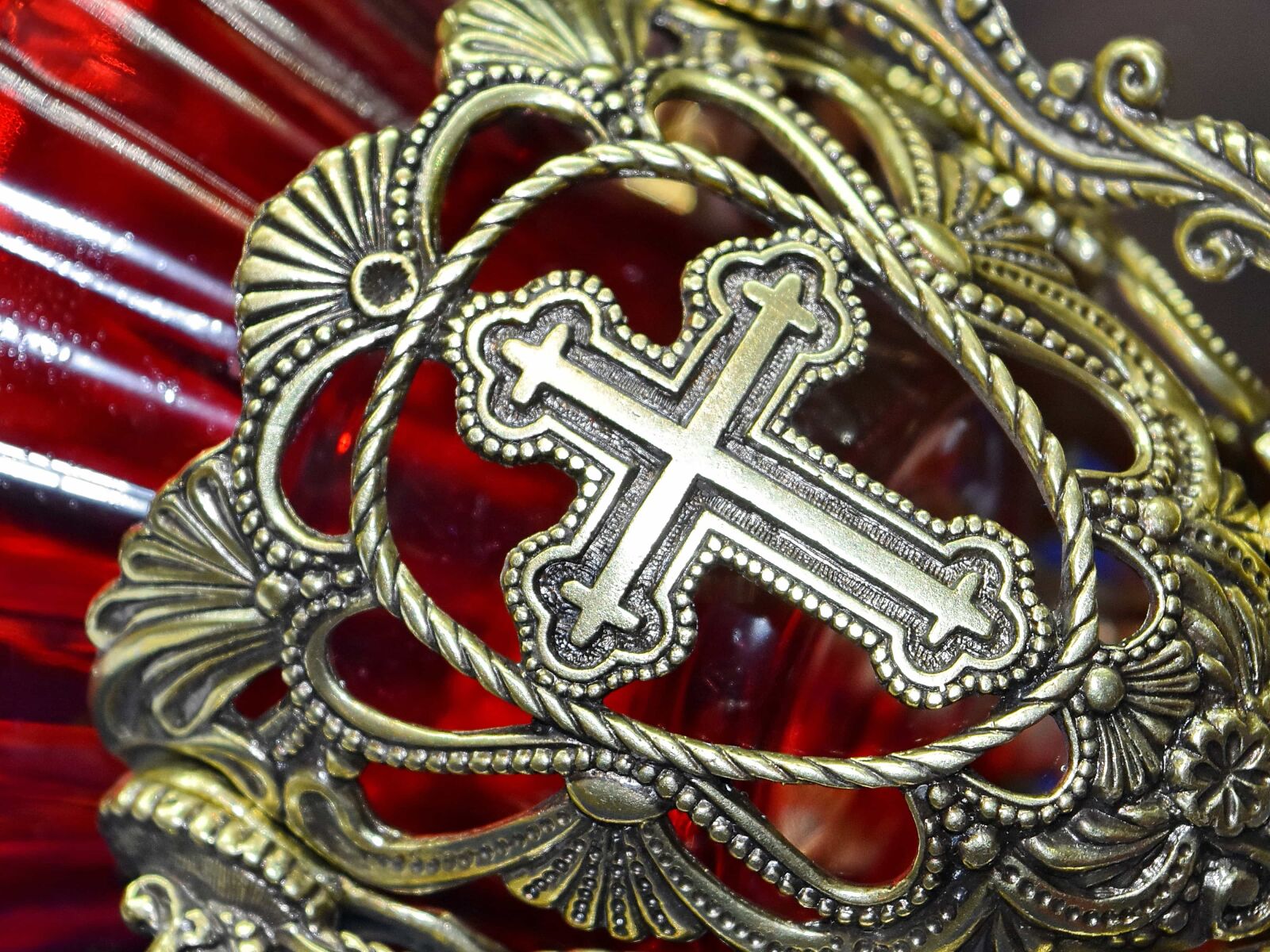 Nikon D5500 sample photo. Antiquity, cross, gold, handmade photography