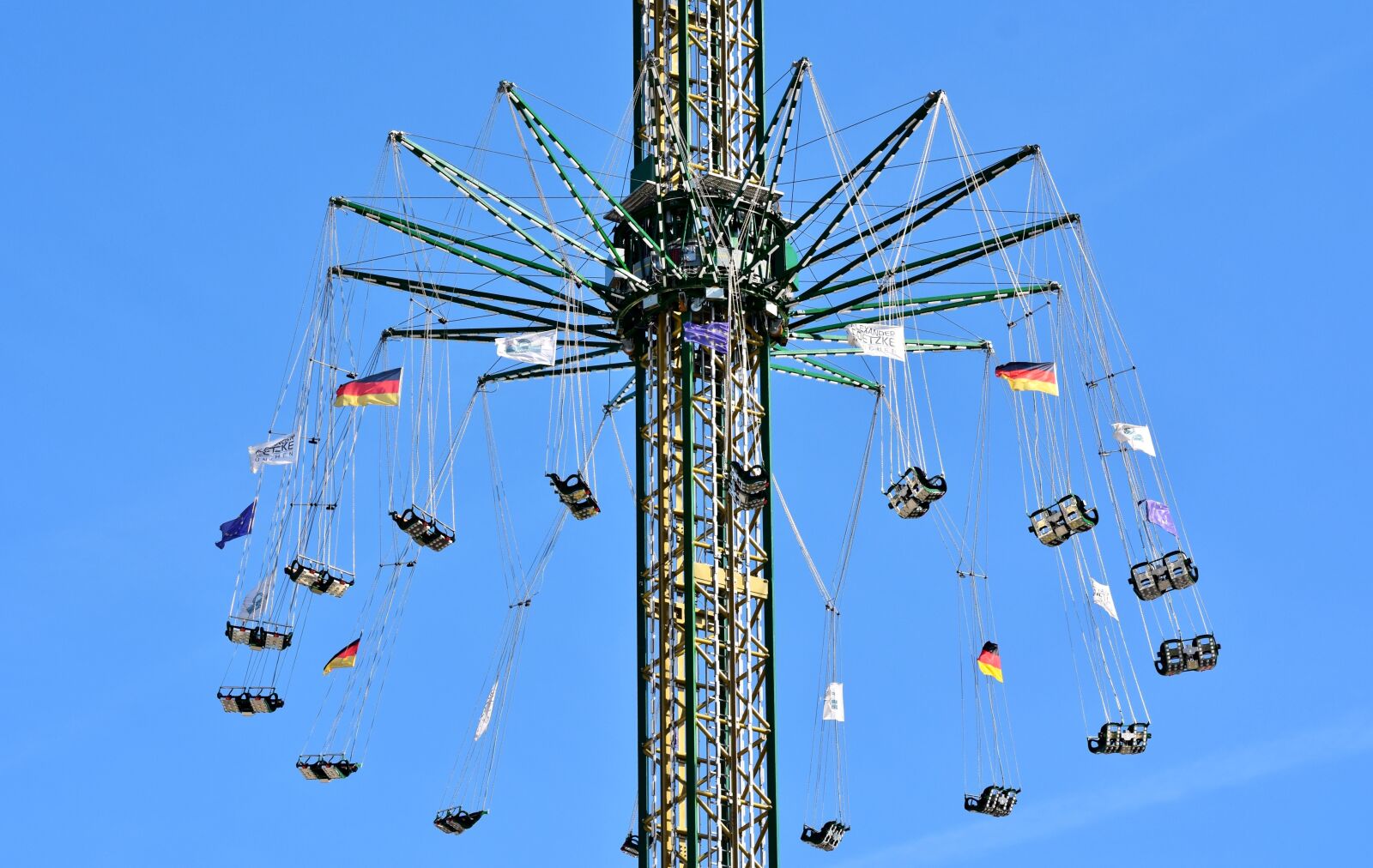 Nikon D7200 sample photo. Carousel, turn, high photography