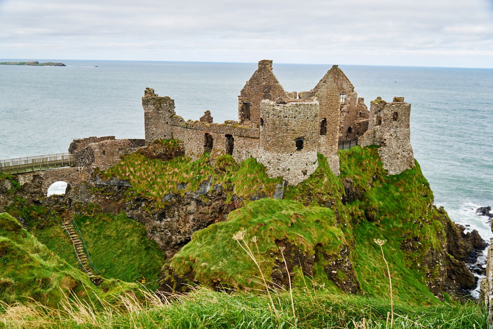 Sony a6000 sample photo. Ireland, dunlunce castle, northern photography