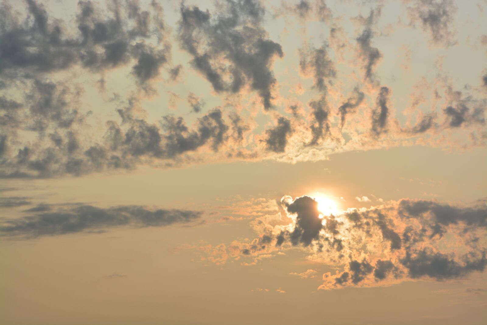 Nikon D5200 sample photo. Sun, clouds, cloudy sky photography