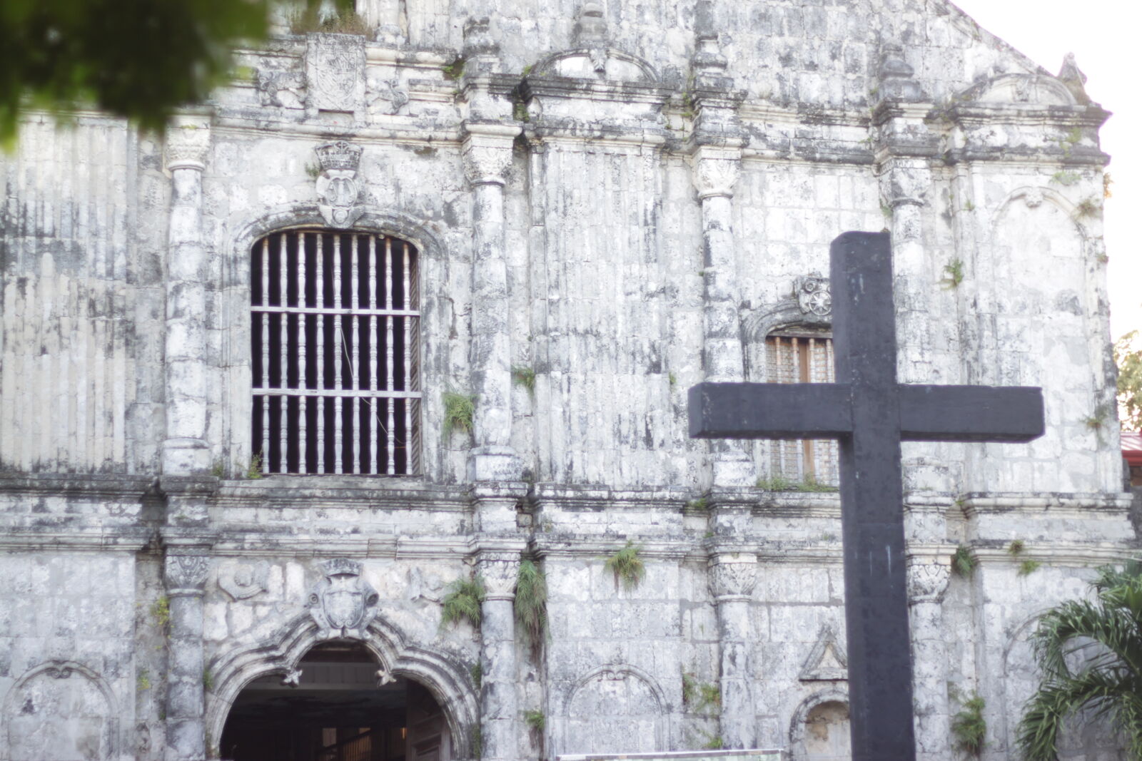 Canon EOS 500D (EOS Rebel T1i / EOS Kiss X3) sample photo. Church, cross, philippines, rustic photography