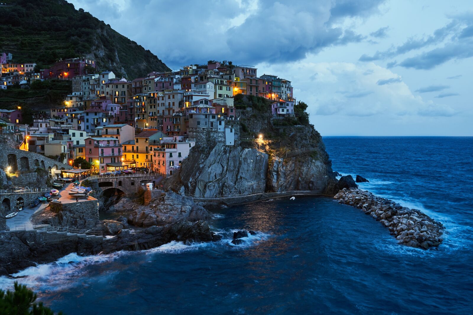 Sony a7 III + Tamron 28-75mm F2.8 Di III RXD sample photo. Cinque terre, manarola, blue photography