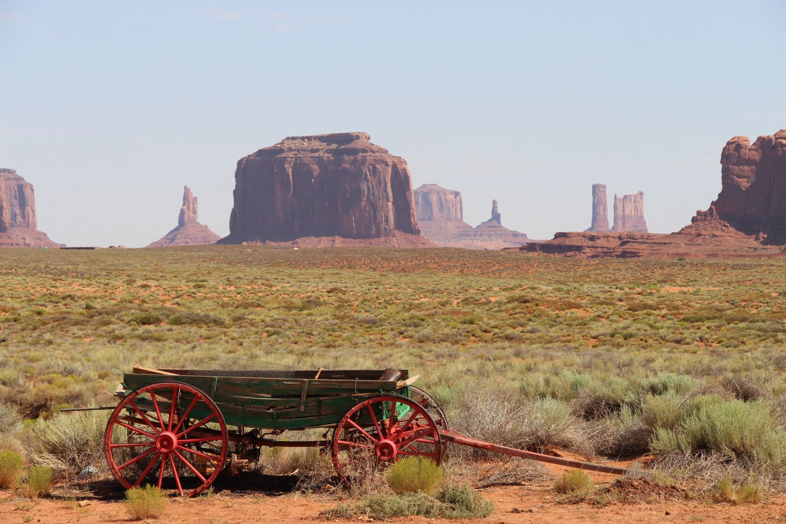 Canon EOS 700D (EOS Rebel T5i / EOS Kiss X7i) sample photo. Monument valley, trolley, utah photography