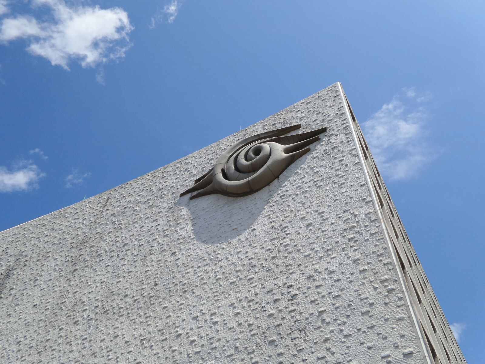 Samsung Galaxy K Zoom sample photo. Japan, building, eye photography