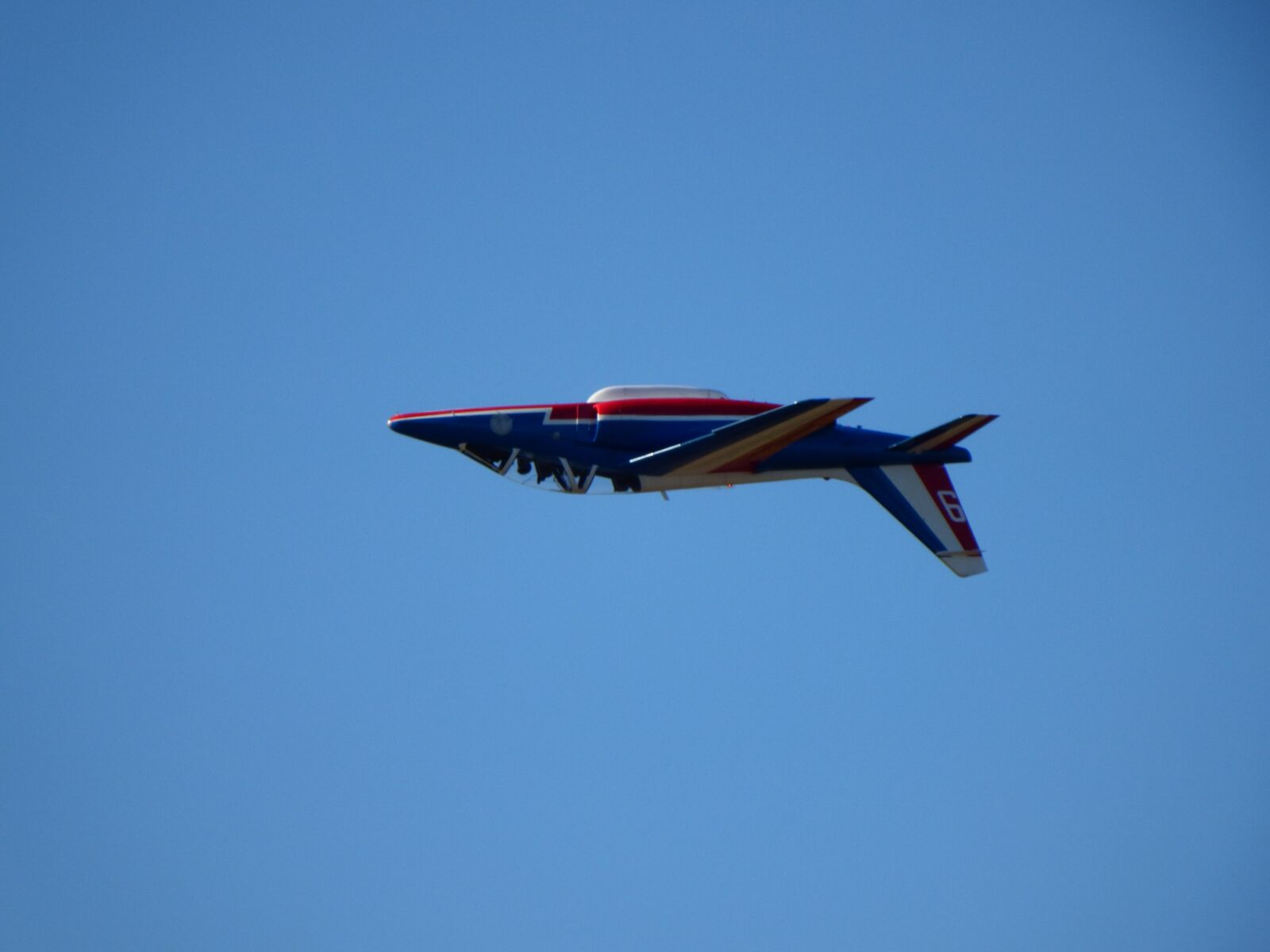 Fujifilm FinePix SL1000 sample photo. Air display, airshow, aerobatic photography