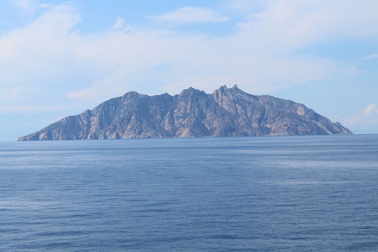 Canon EOS 1300D (EOS Rebel T6 / EOS Kiss X80) sample photo. Island, sea, nature photography